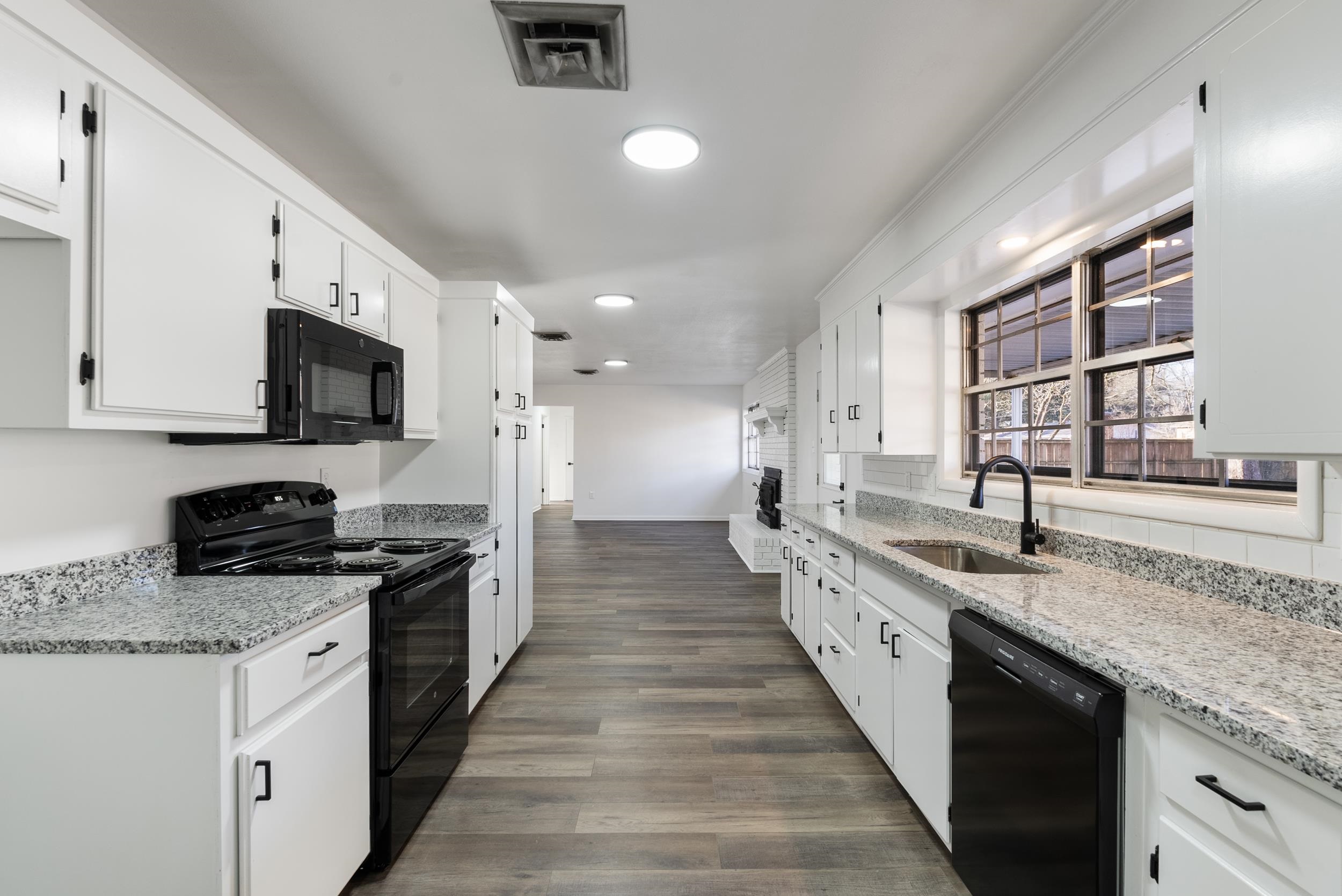 OAK FORREST - Residential