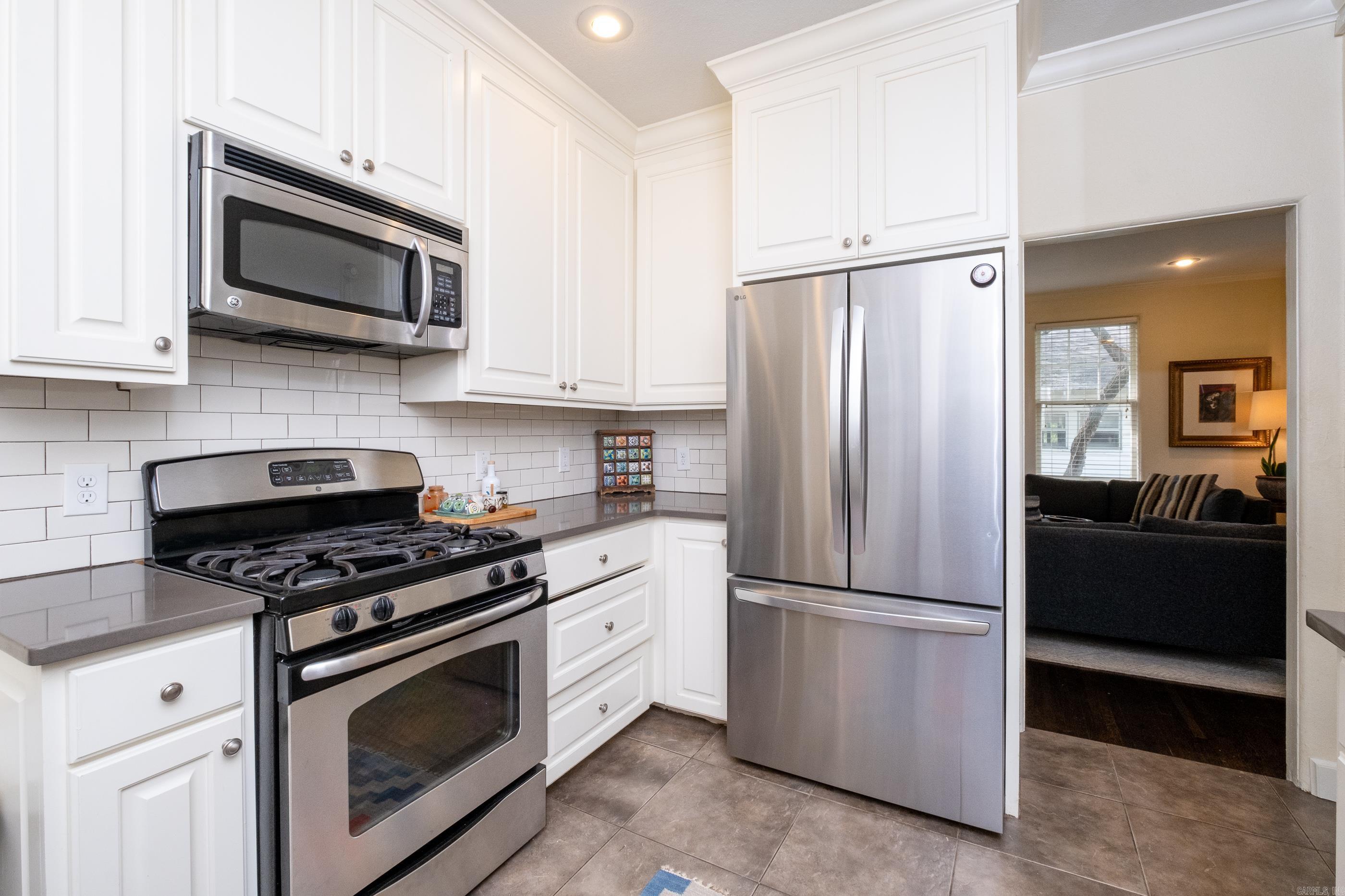 AUTEN & MOSS - Residential