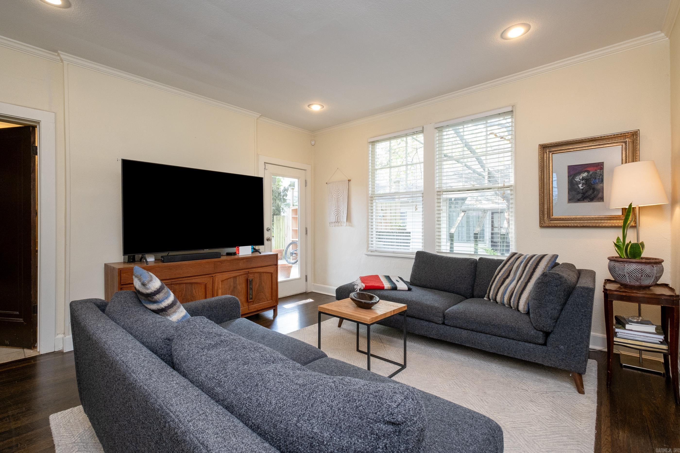 AUTEN & MOSS - Residential