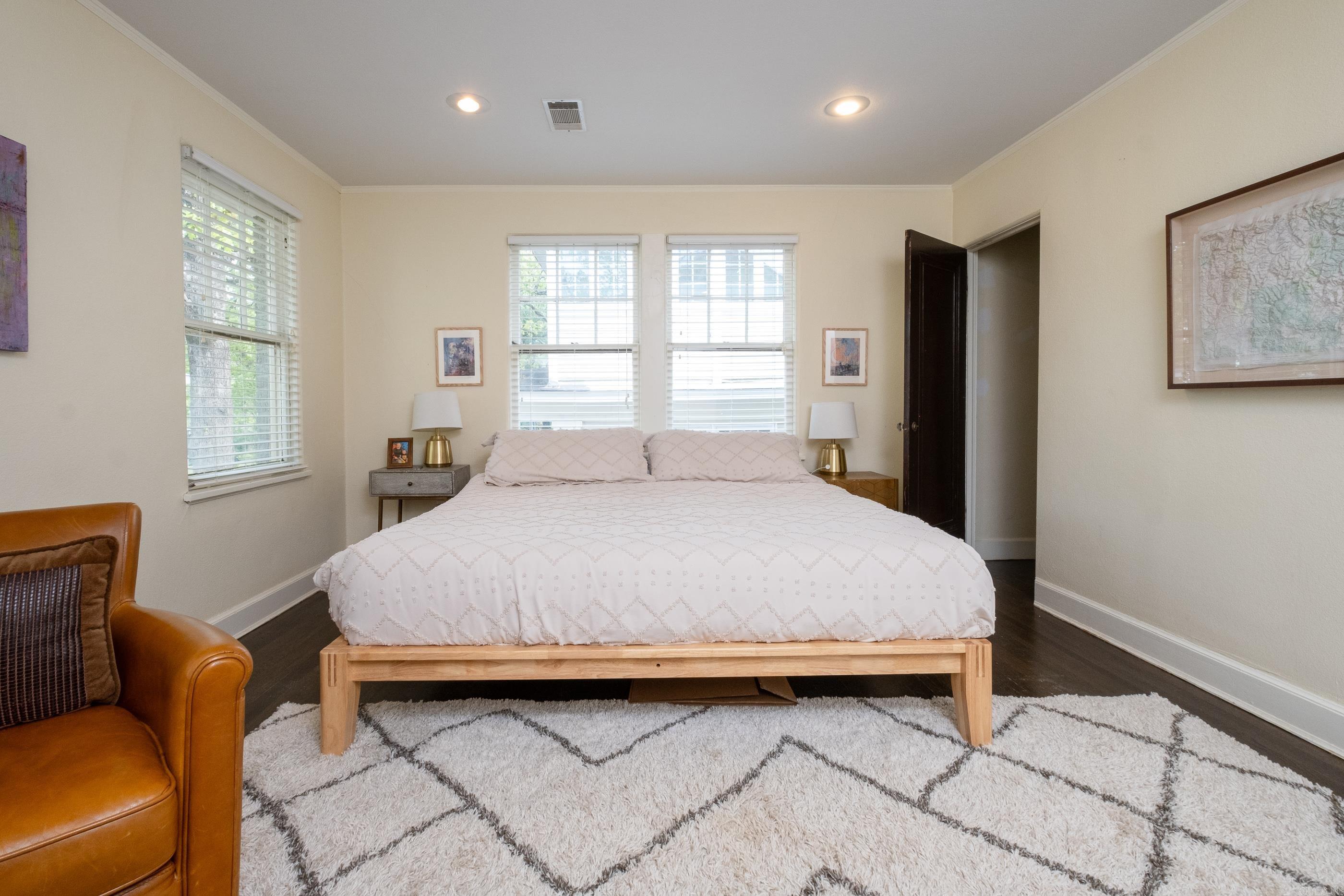 AUTEN & MOSS - Residential