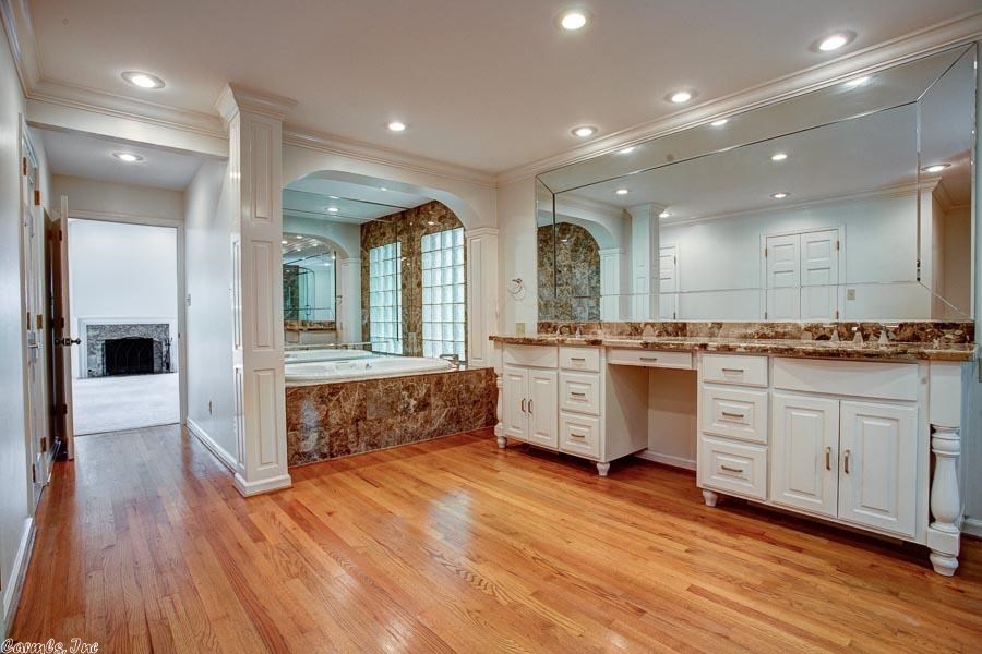 COUNTRY CLUB OF AR VILLAGE WAY A - Residential