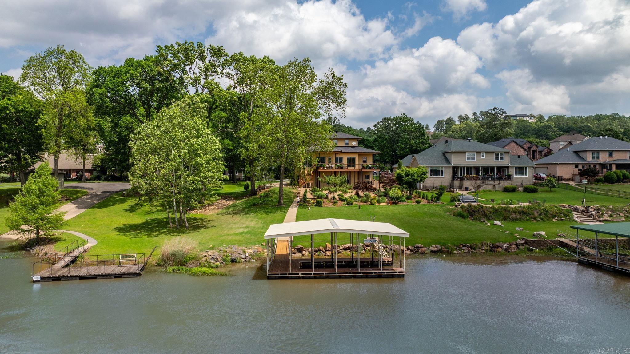 PALISADES HEIGHTS - Residential