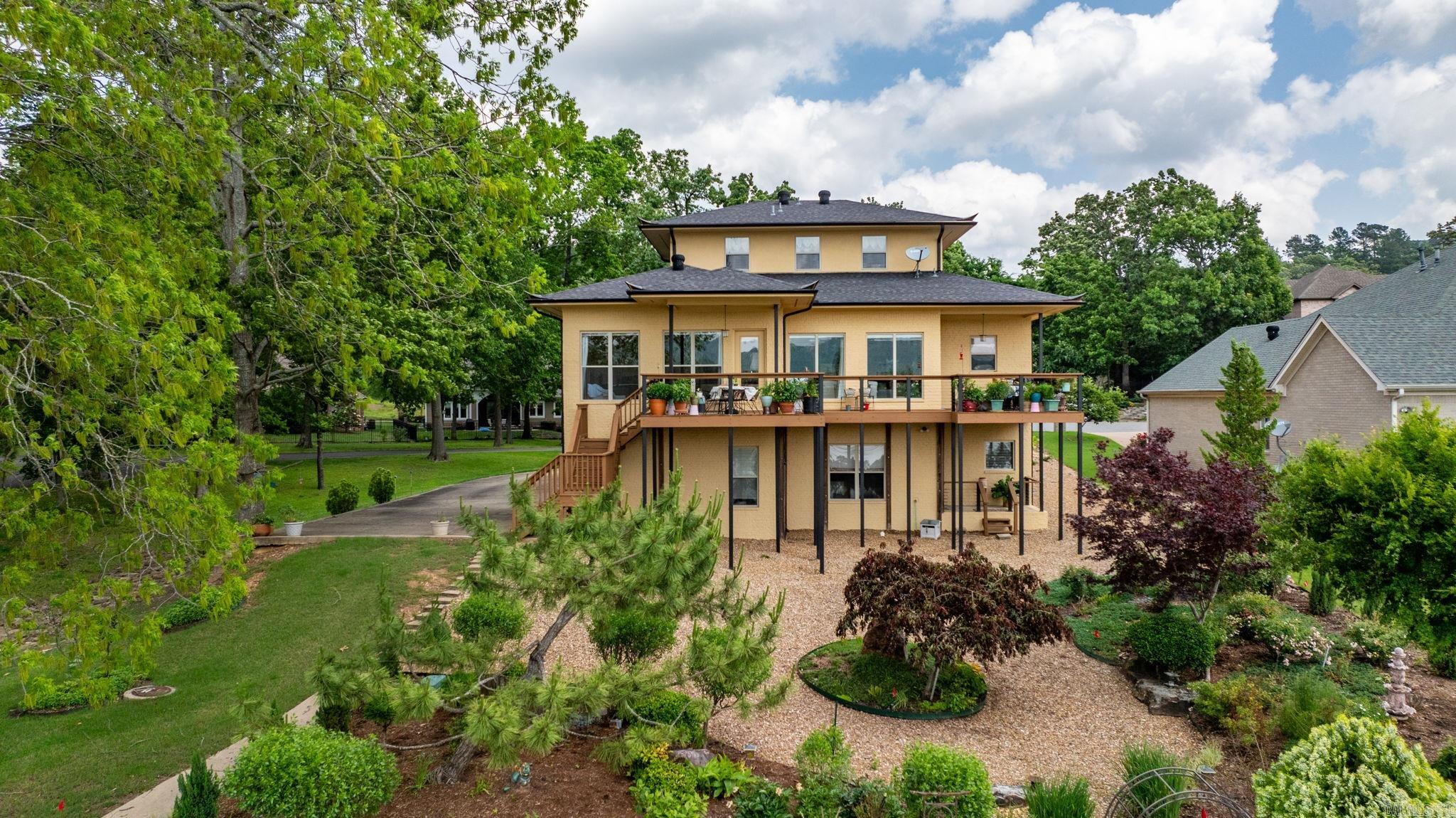 PALISADES HEIGHTS - Residential