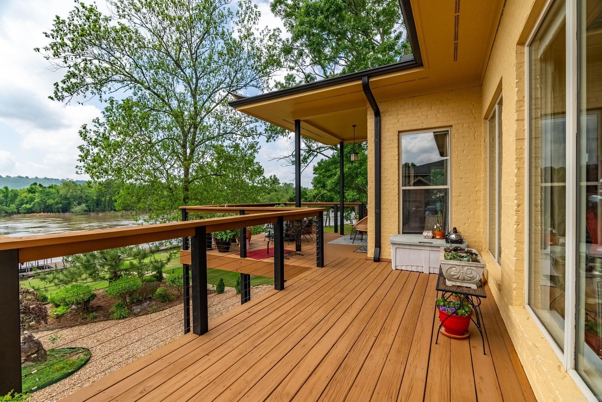 PALISADES HEIGHTS - Residential