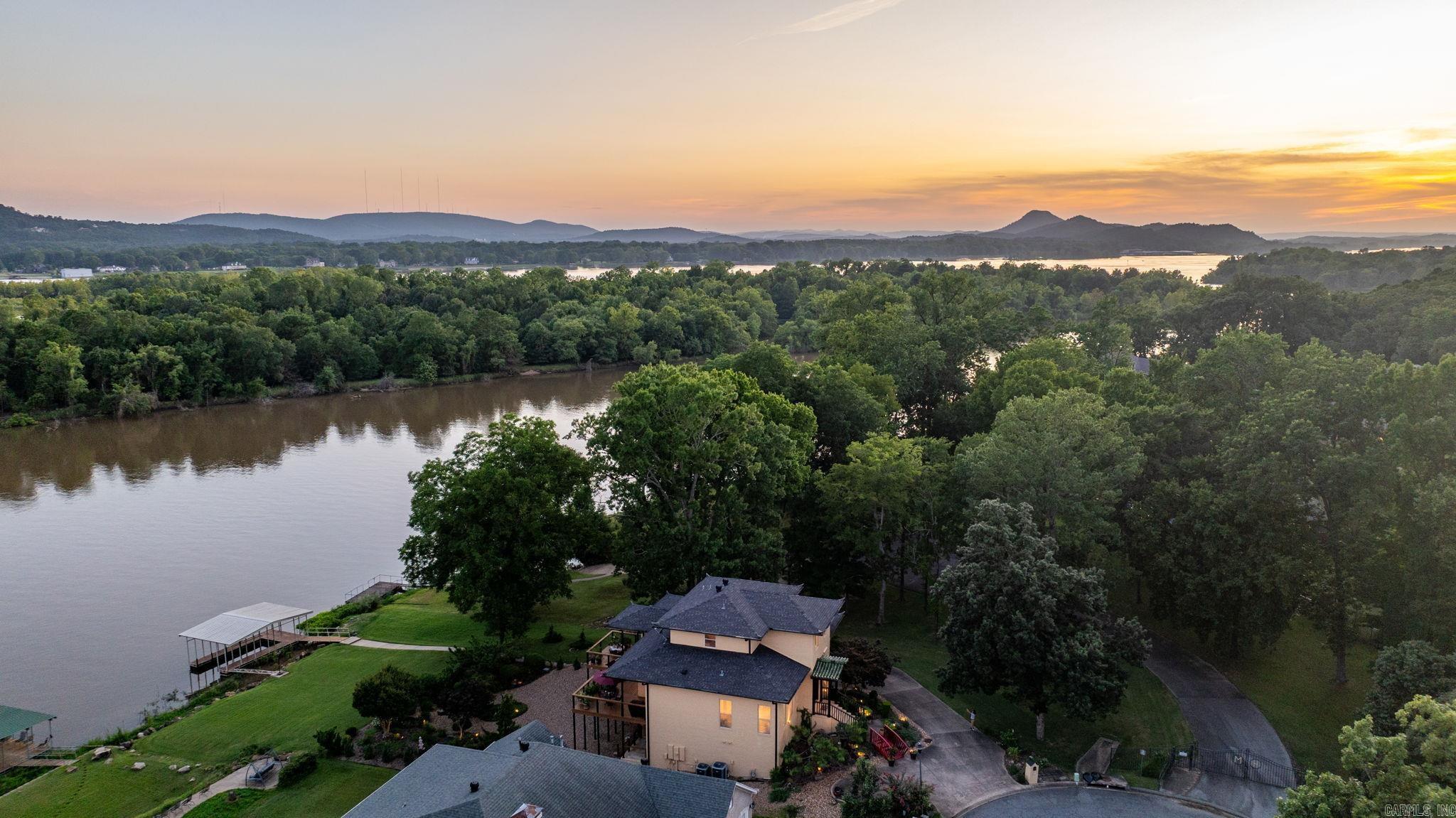 PALISADES HEIGHTS - Residential