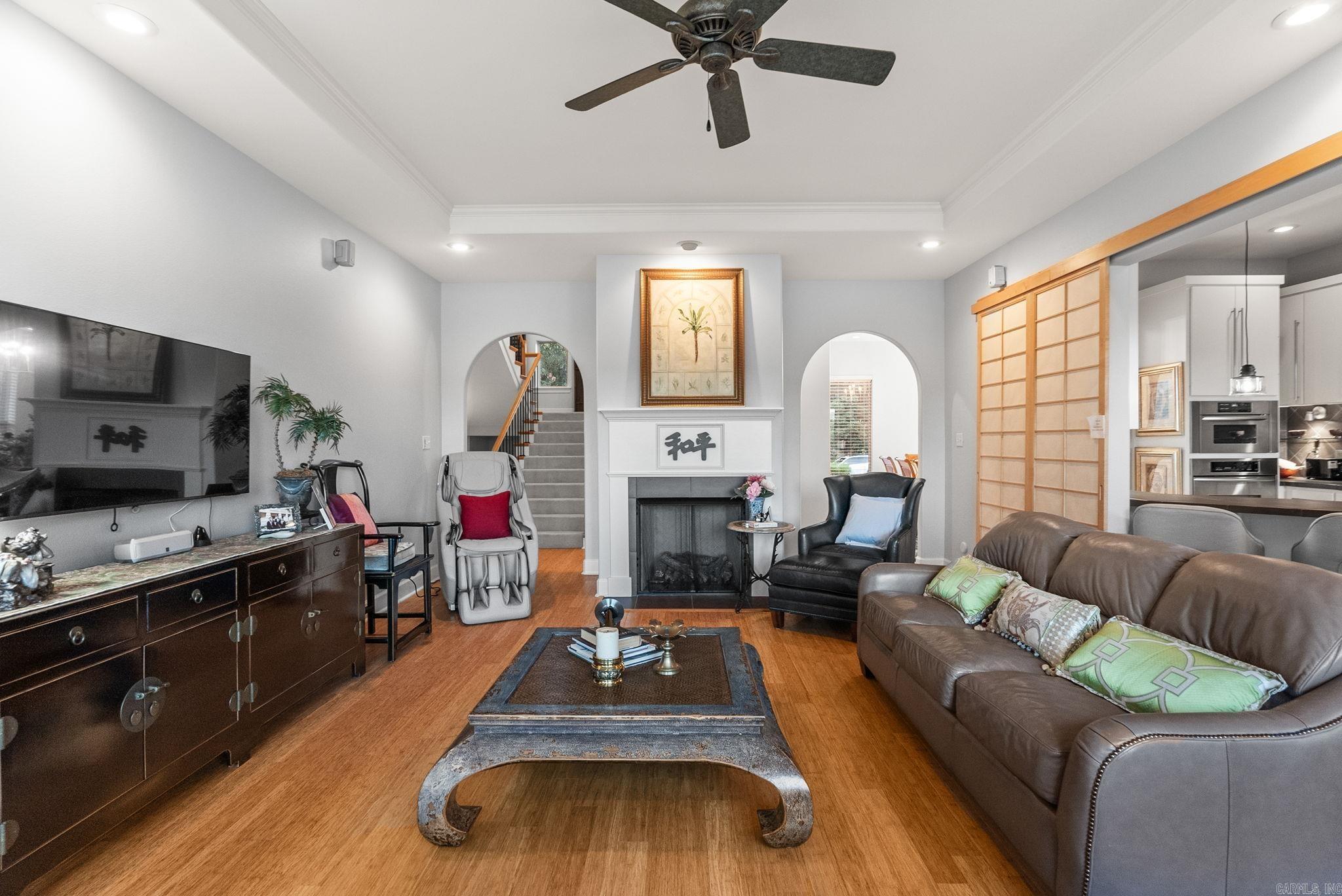 PALISADES HEIGHTS - Residential