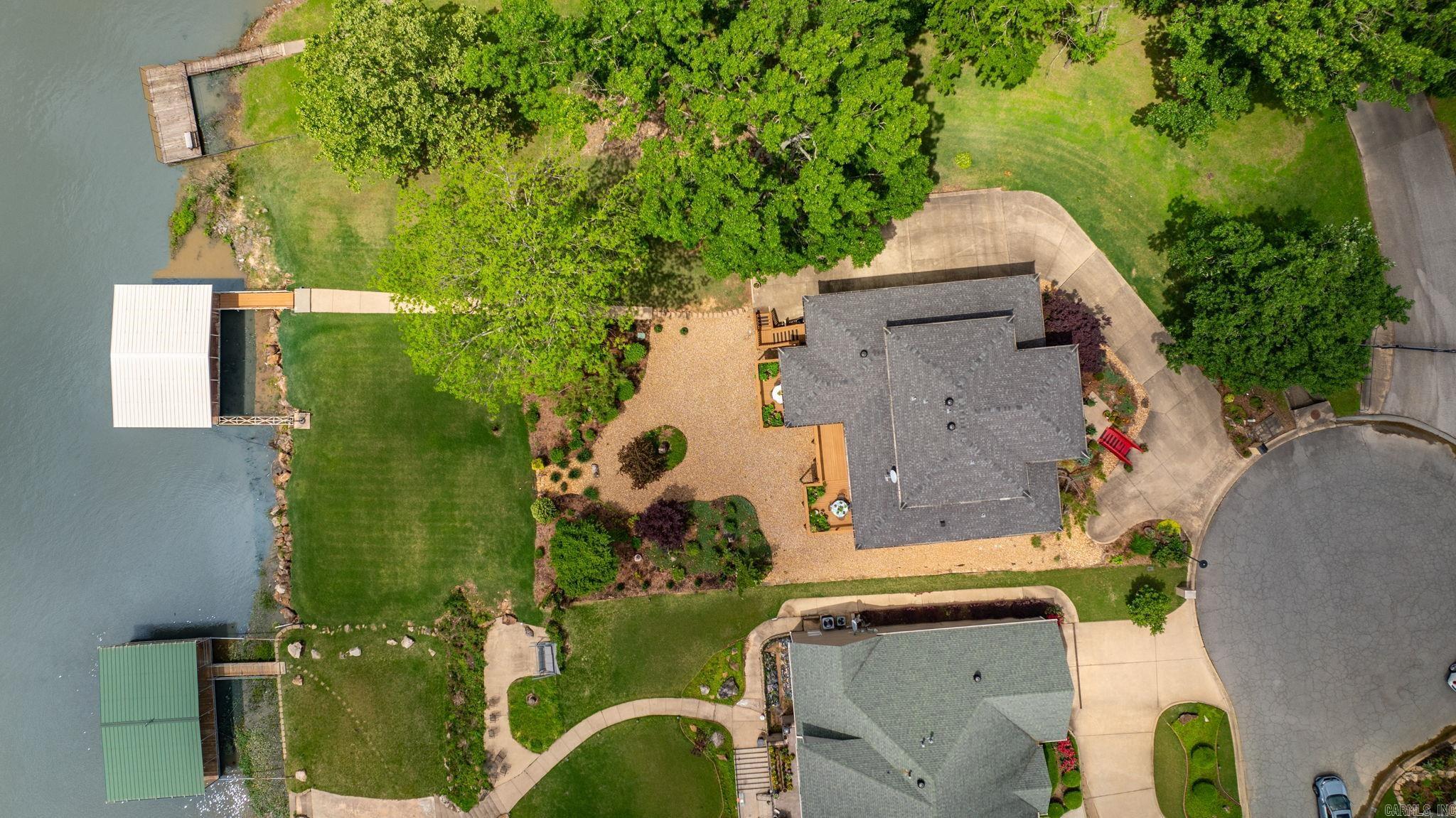 PALISADES HEIGHTS - Residential