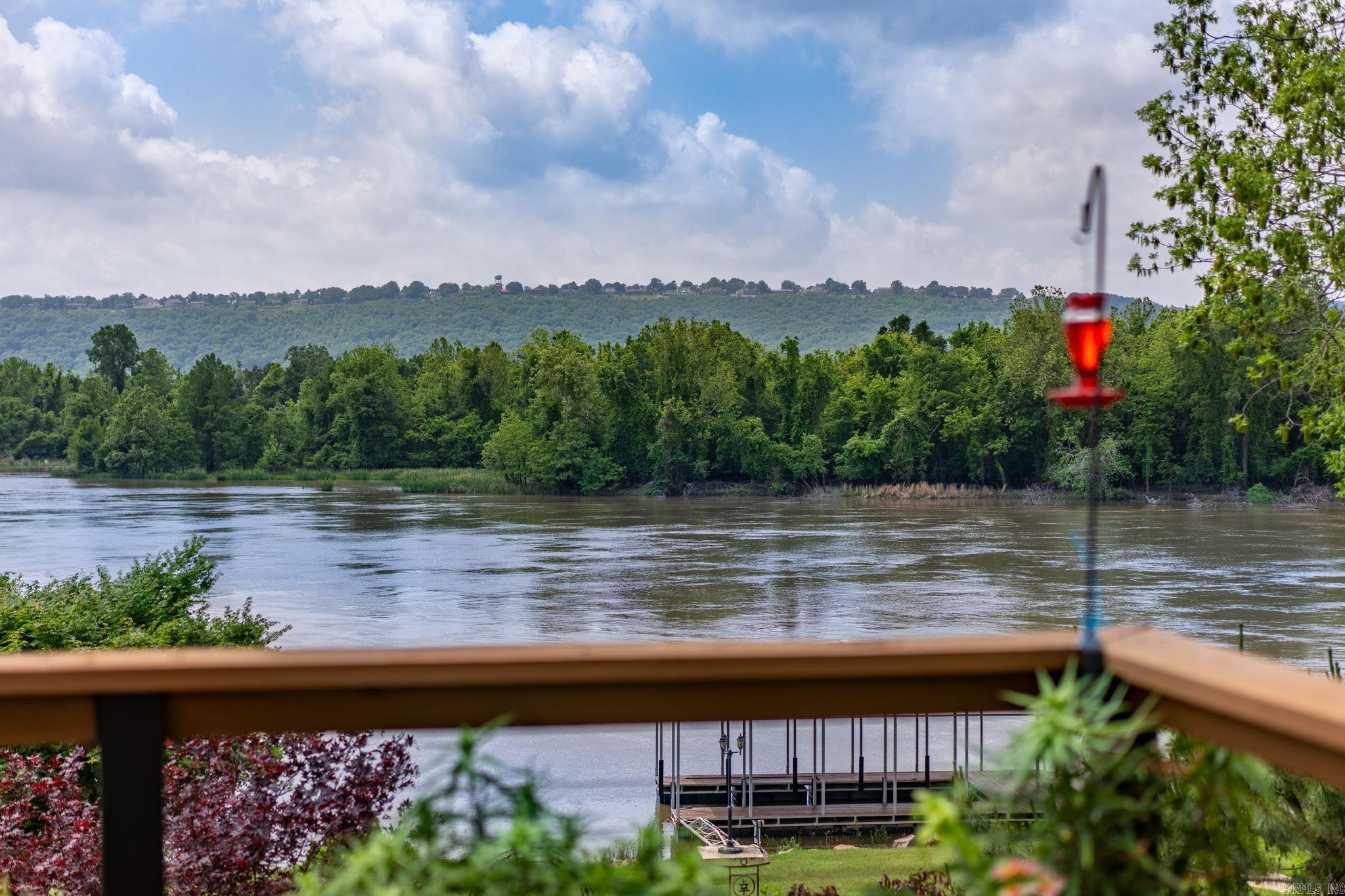 PALISADES HEIGHTS - Residential