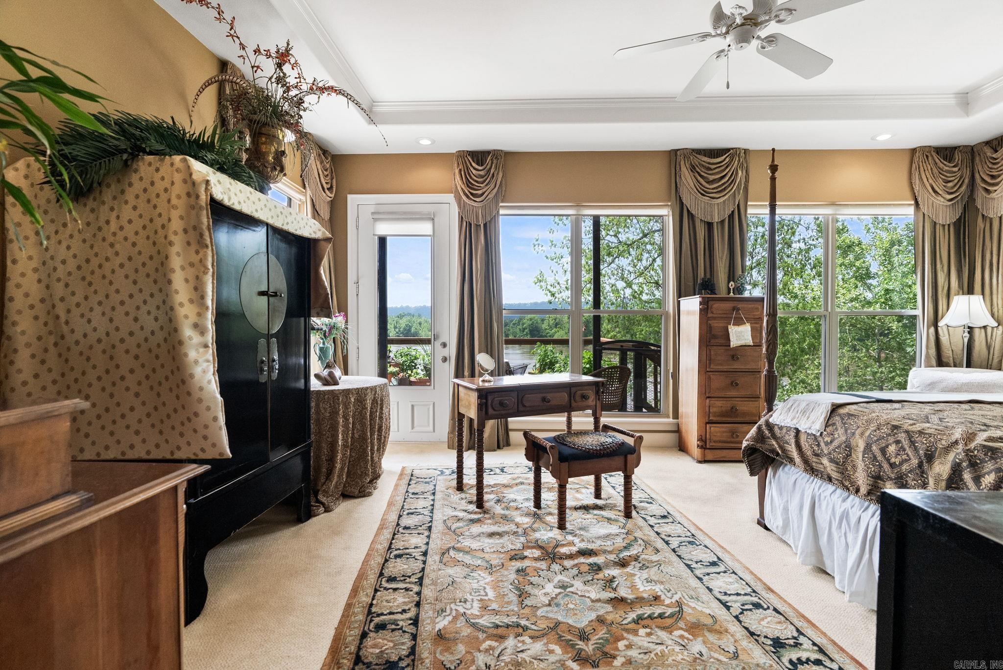 PALISADES HEIGHTS - Residential