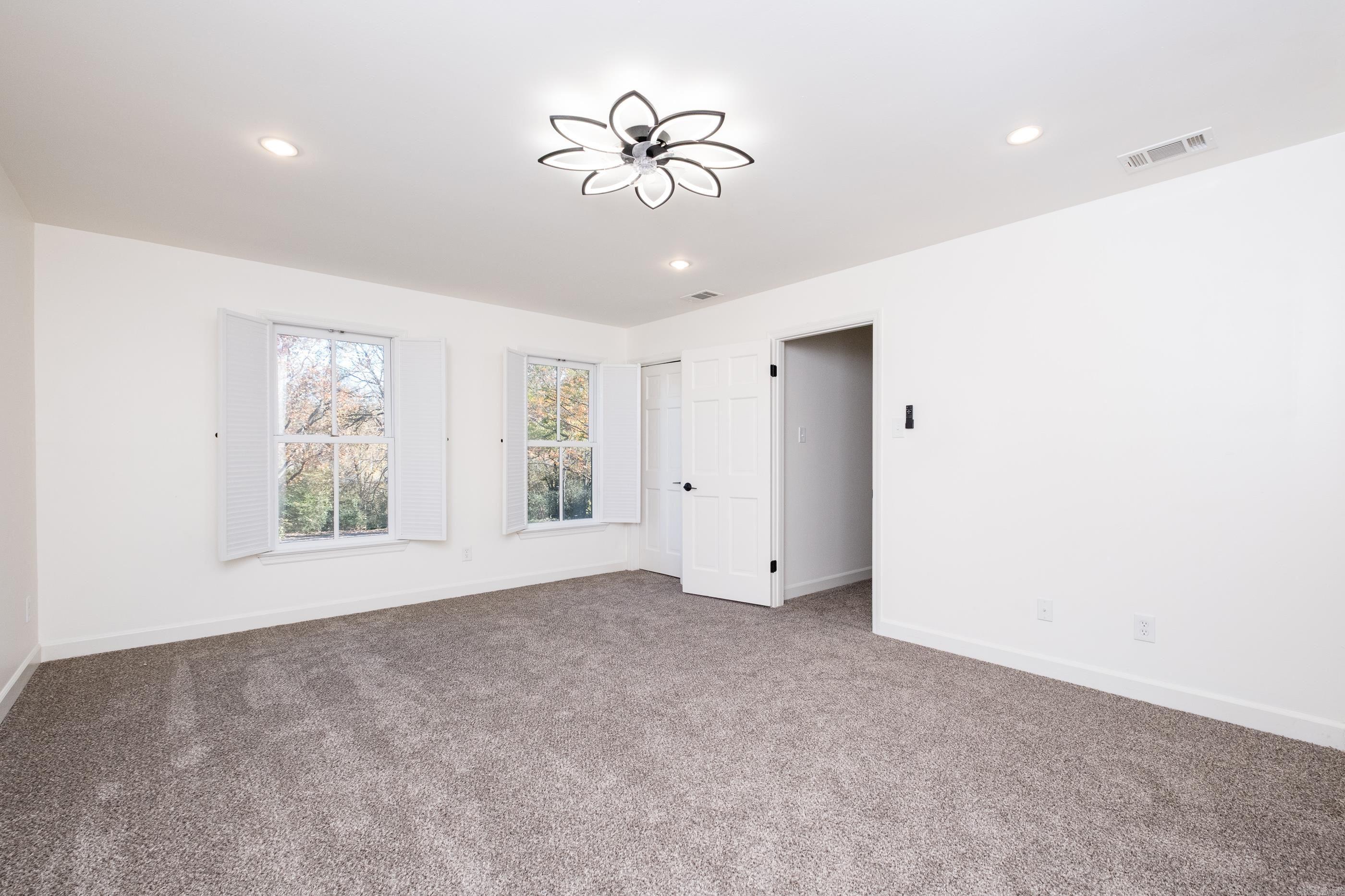 PLEASANT VALLEY ESTATES - Residential