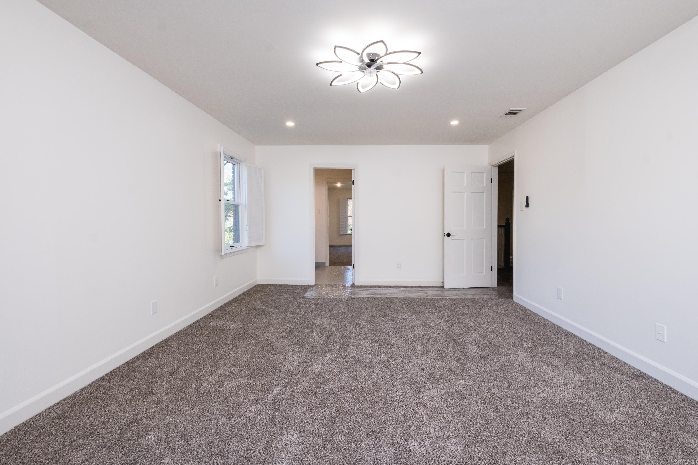 PLEASANT VALLEY ESTATES - Residential