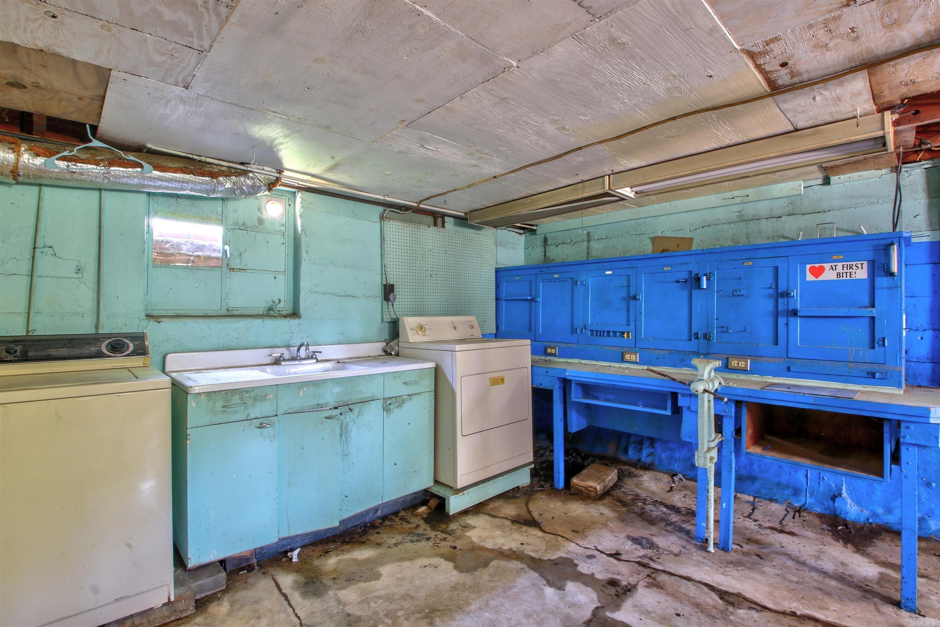 Crest View - Residential Lease