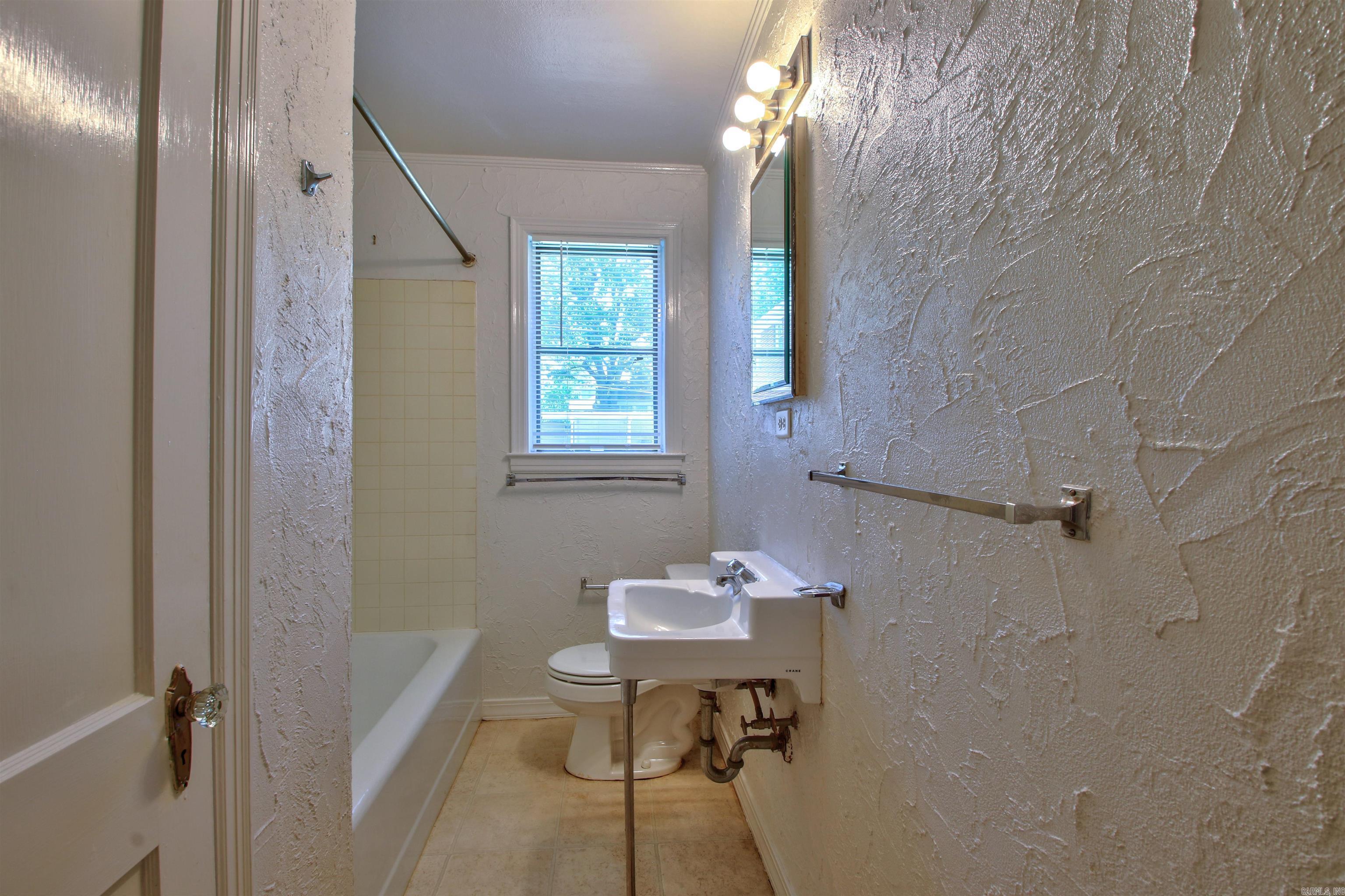 Crest View - Residential Lease