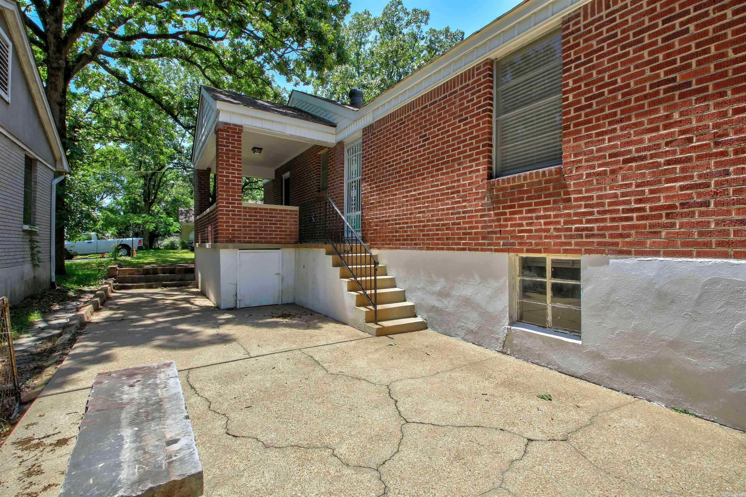 Crest View - Residential Lease