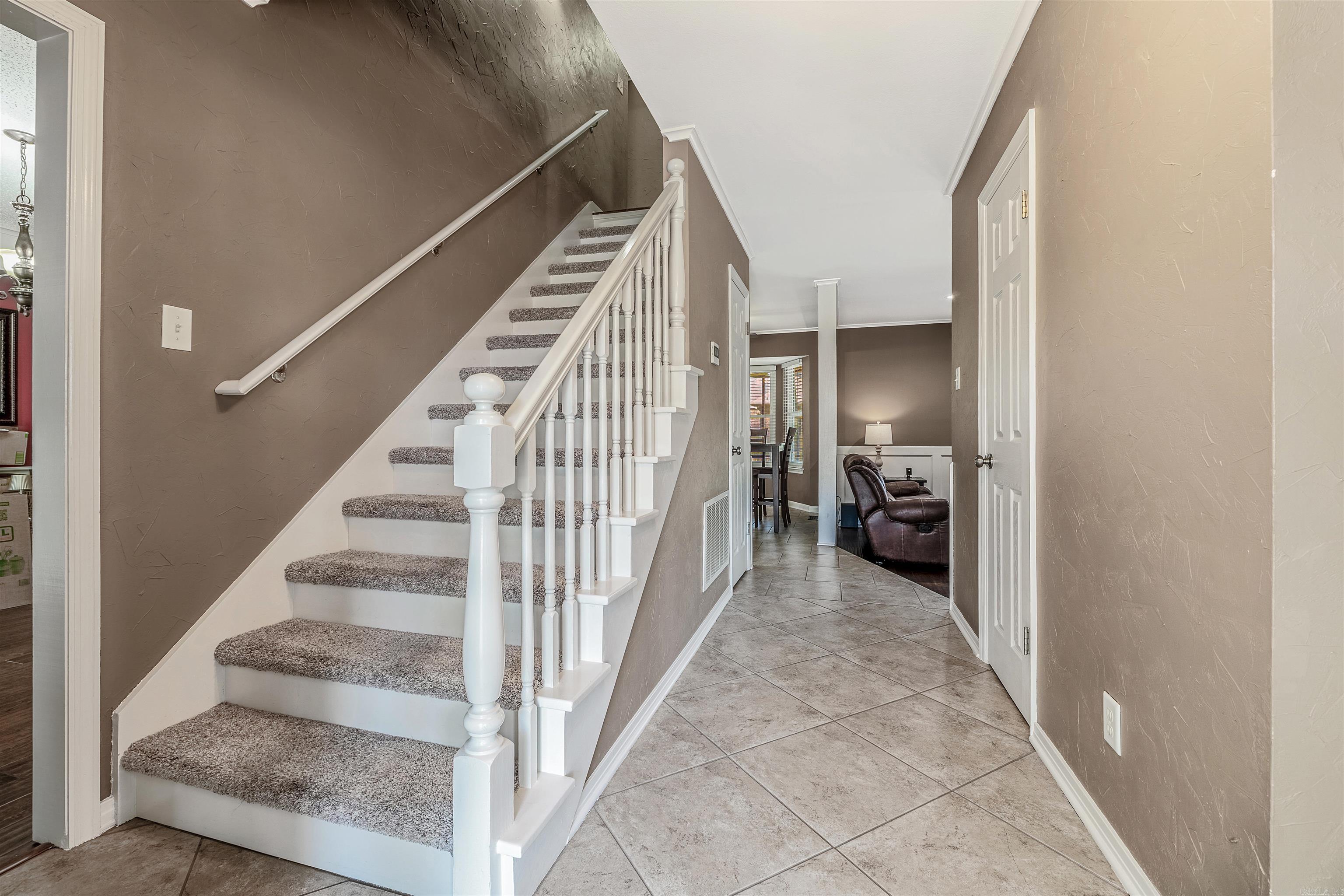 EAST MEADOW - Residential