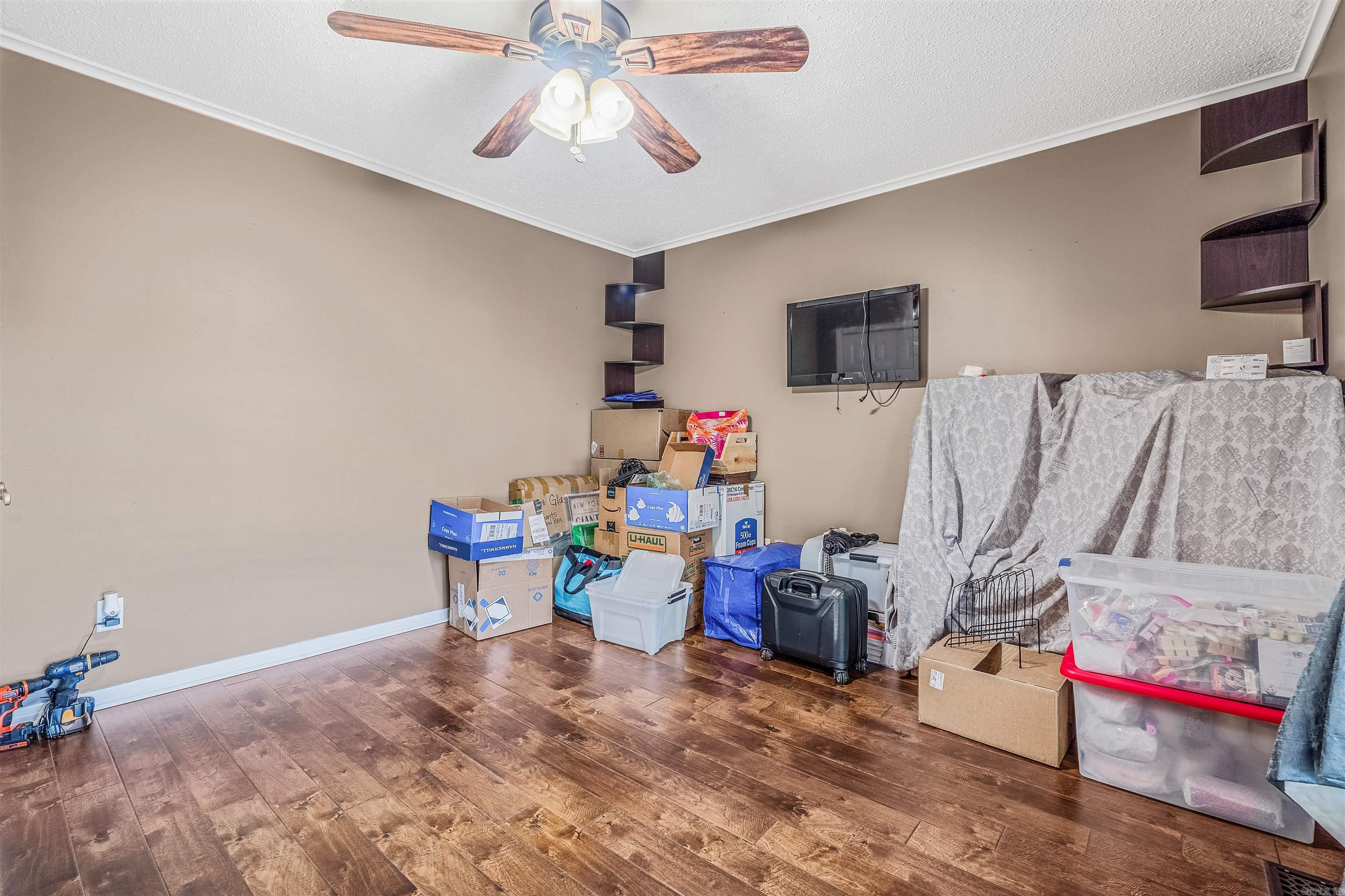 EAST MEADOW - Residential