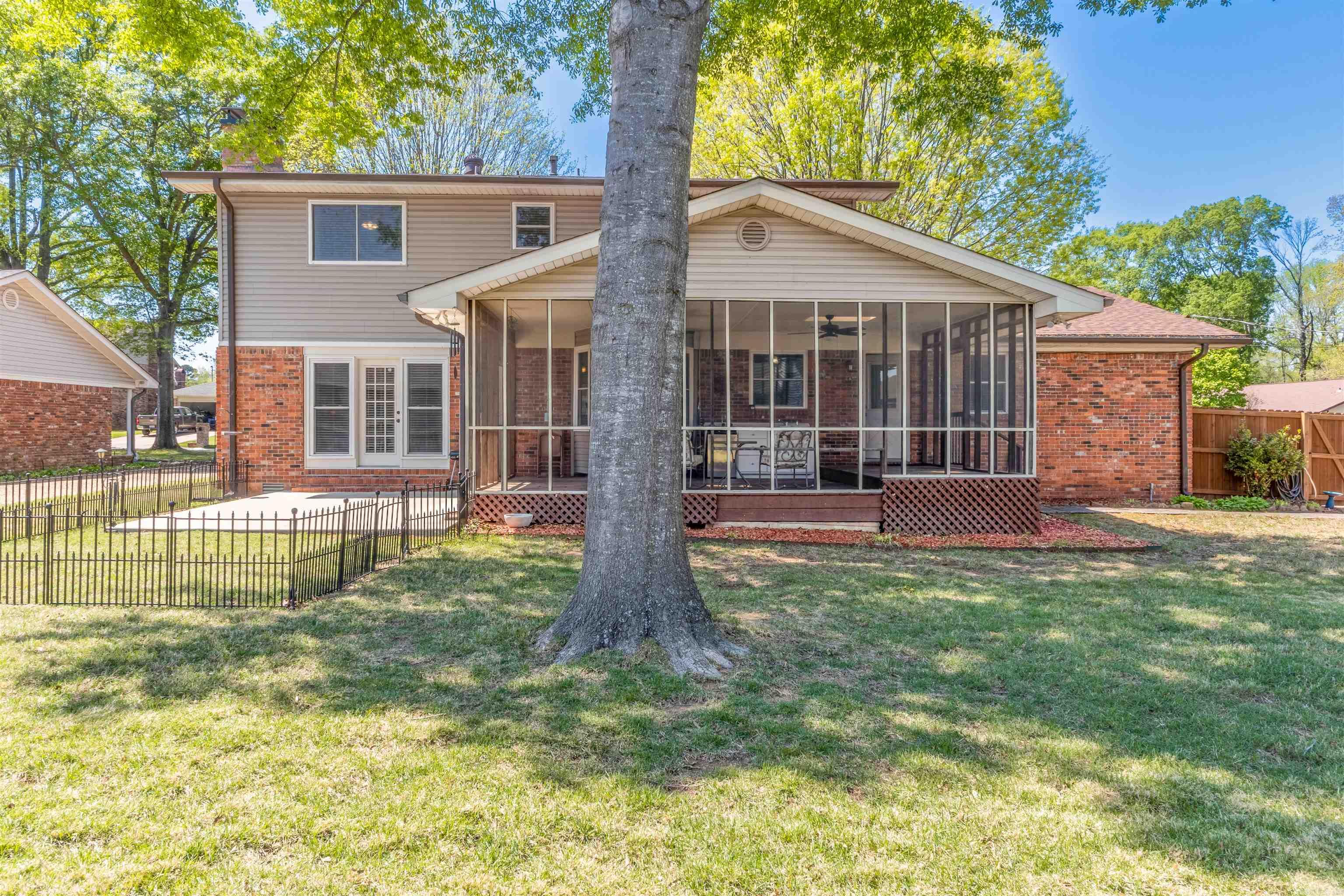 EAST MEADOW - Residential