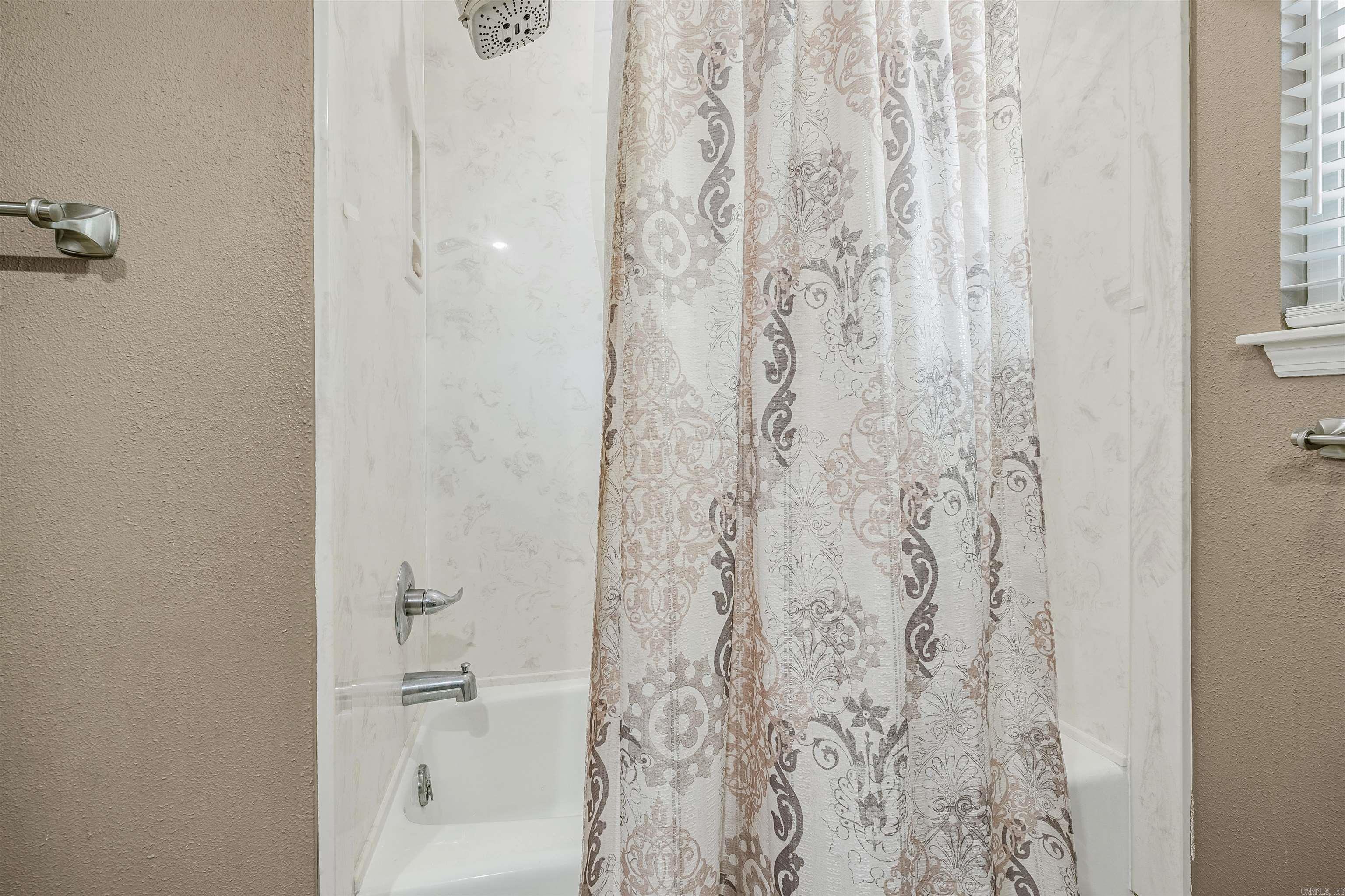 EAST MEADOW - Residential