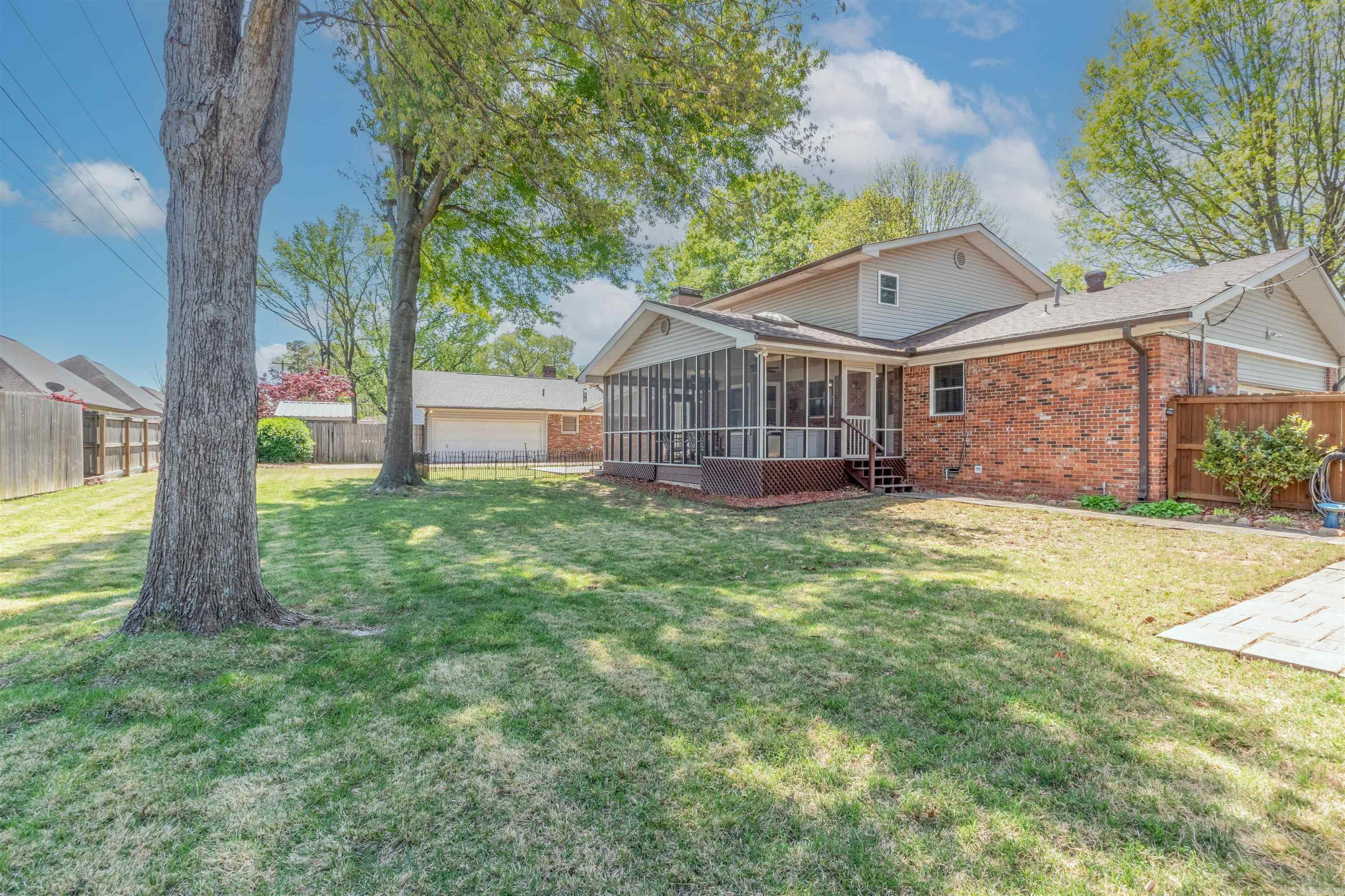 EAST MEADOW - Residential