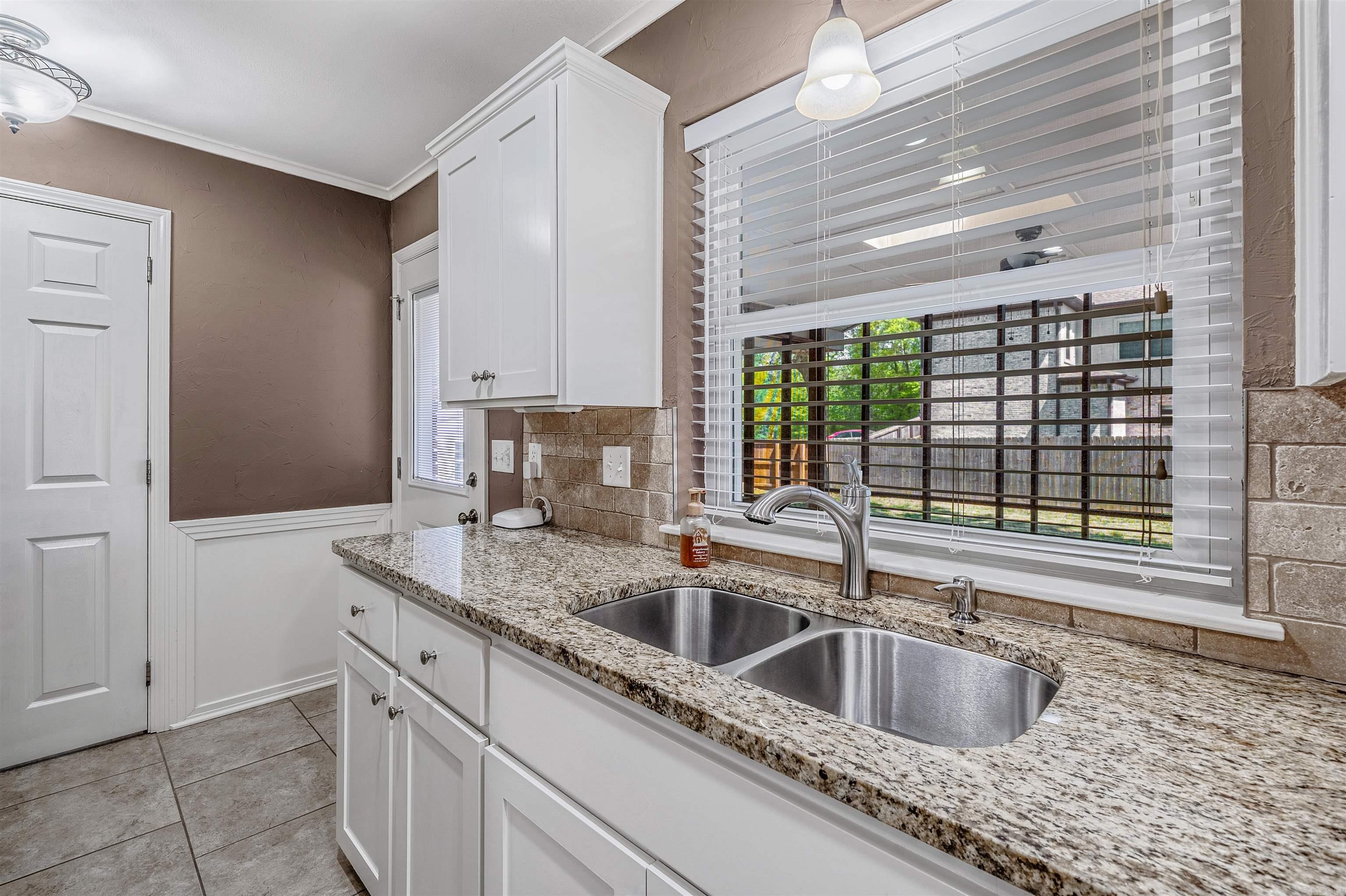 EAST MEADOW - Residential