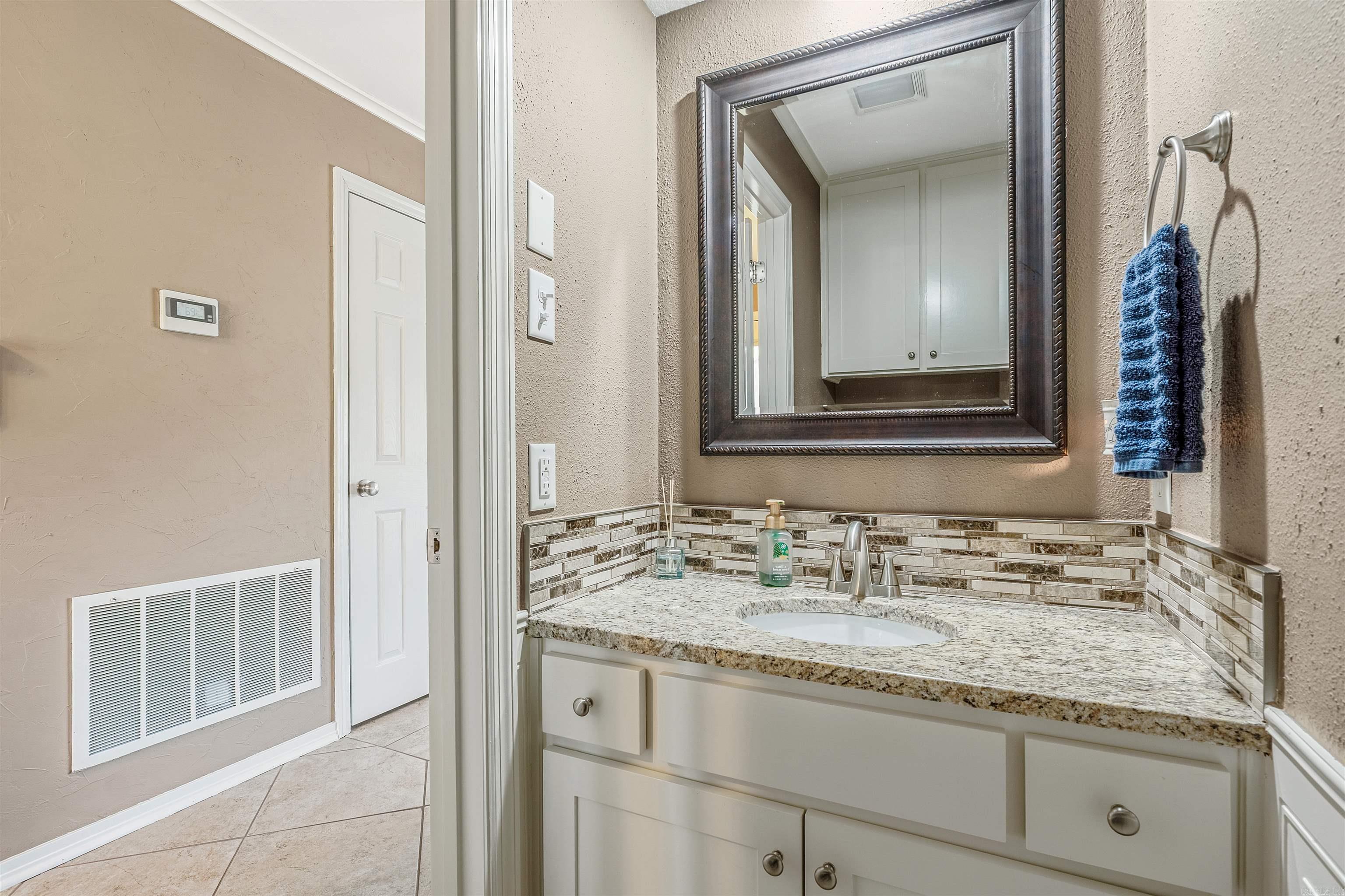 EAST MEADOW - Residential