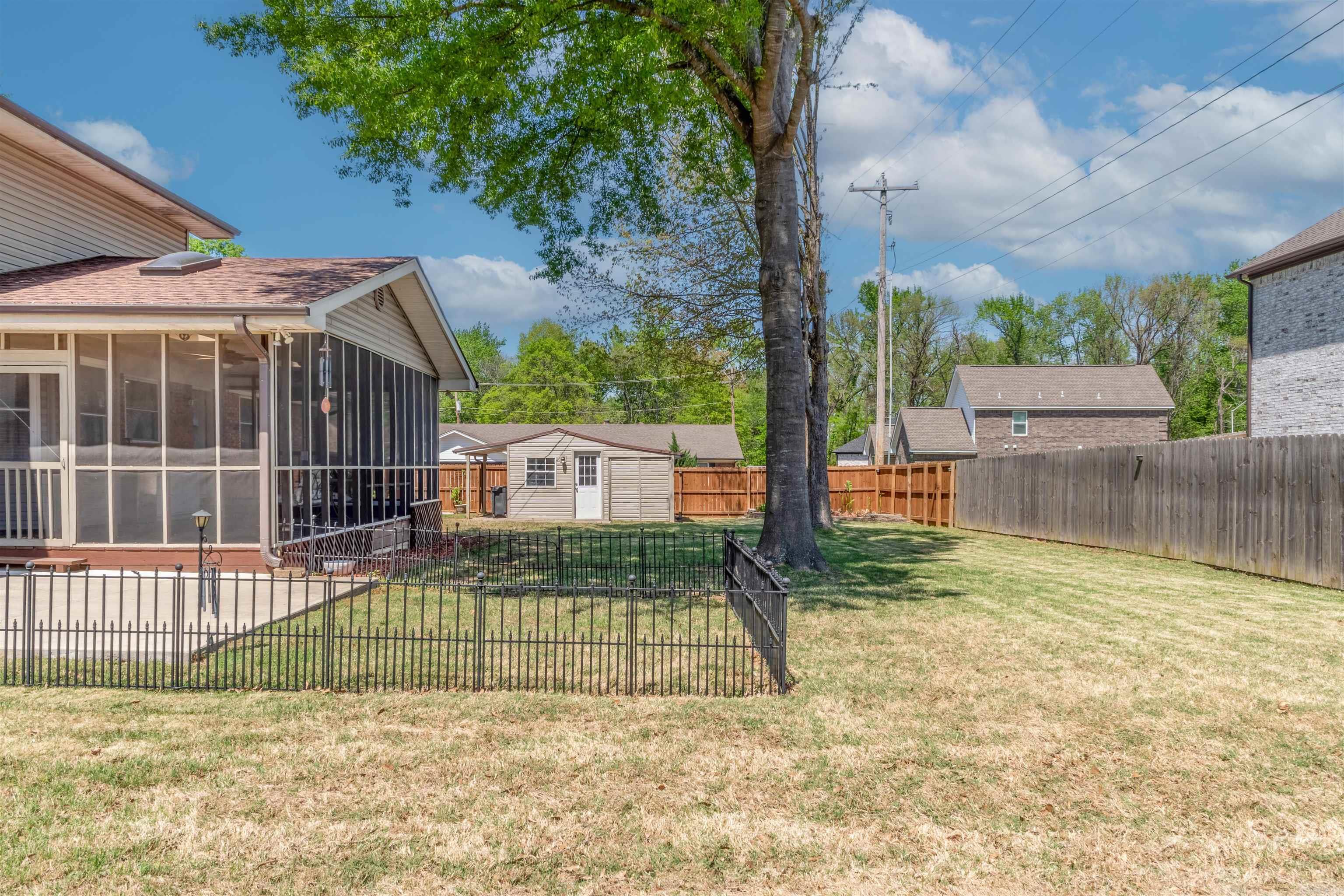 EAST MEADOW - Residential