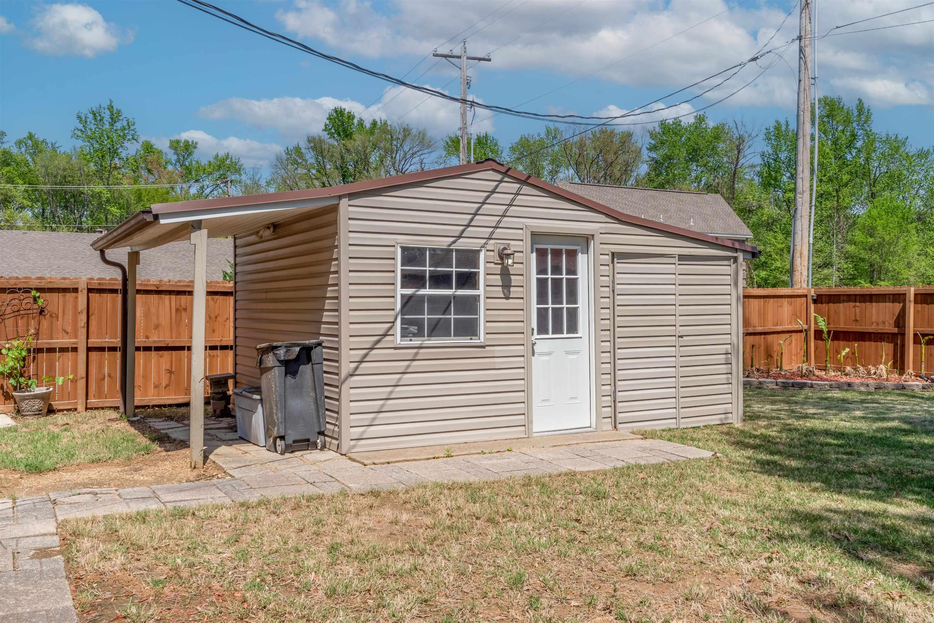 EAST MEADOW - Residential