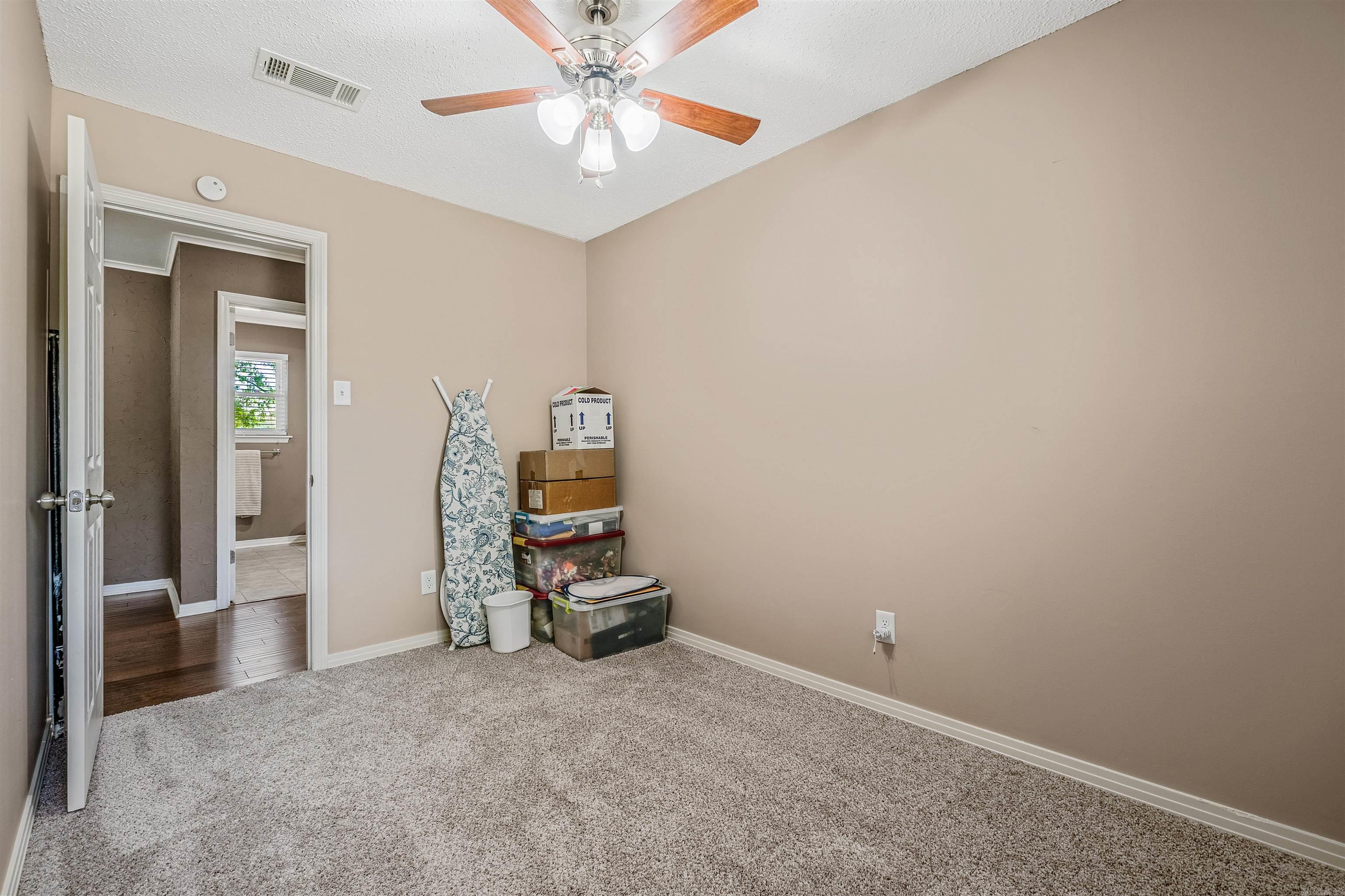 EAST MEADOW - Residential