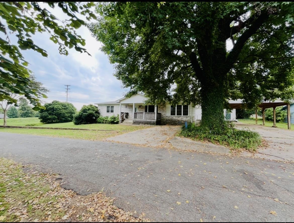 Welcome to your charming neighborhood the home is in a prime location. This home offers a homeowner and or an investor a great opportunity.