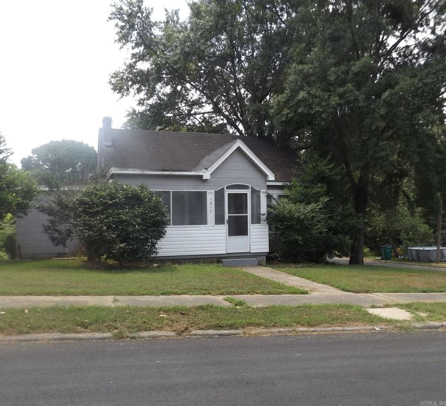 Don't wait for a showing of this home located in the center of The City of El Dorado Arkansas. This home is located within a few blocks of The Spudnut Shoppe. This home has 3 bedrooms and 1 bath. The sale of the Property is made on an "As Is", "Where Is" and "with All Faults" basis. Ascribe makes no representation or warranty, express or implied, or arising by operation of law, including, but not limited to, any warranty of condition, title, habitability, merchantability, or fitness for a particular purpose with respect to the Property or any portion thereof.