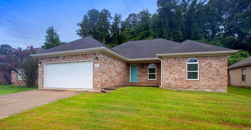 Great 3BD/2BA in quiet Bauxite that is waiting for you to call home. Living room opens to the eat-in-kitchen that is perfect for enjoying time together as a family or hosting nights with friends. Comes with all major kitchen appliances. Cozy bedrooms with ceiling fans. Master bedroom has a walk-in closet. Laundry room has extra storage options. Smaller yard which makes for easier upkeep. The lease for this property is for 2 years with a 3% increase after the first year. Income has to be 3x the amount of rent. NO SECTION 8.