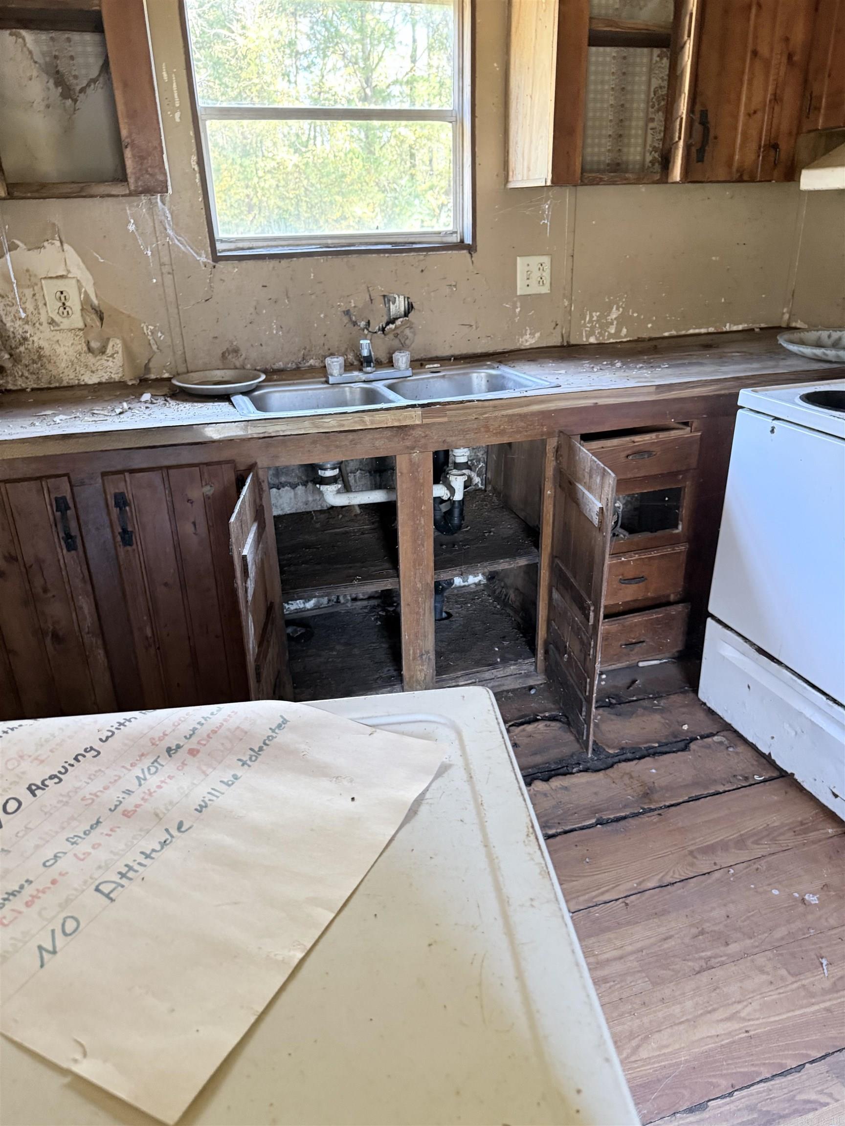 OLD PERRYVILLE - Residential