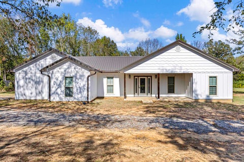 Photo of 211 Private Road 2292, Clarksville, AR 72830 (MLS # 26042204)