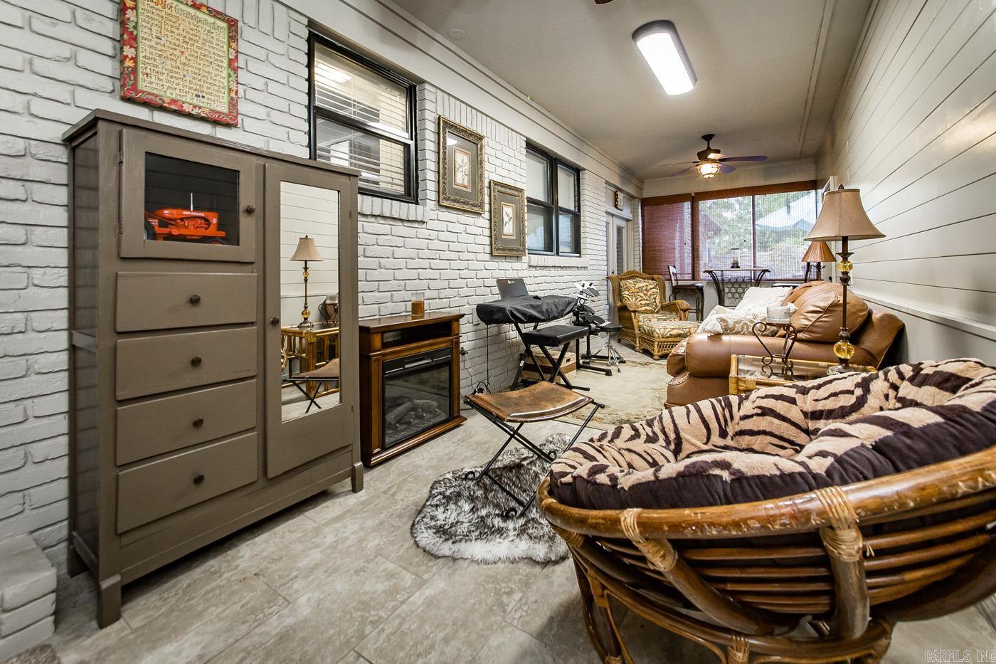 WOODWARD - Residential