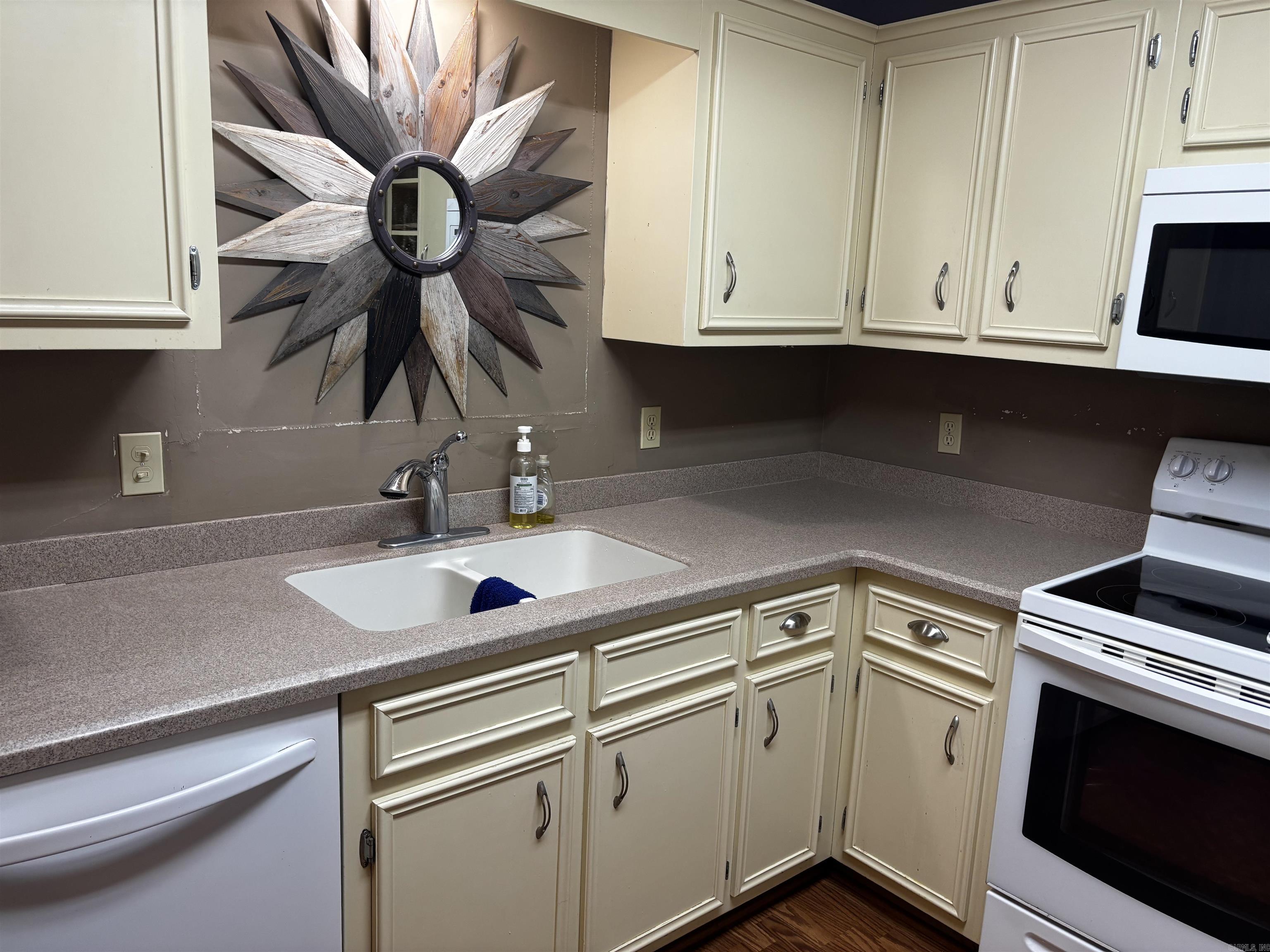 BRIARWOOD 6TH ADD - Residential