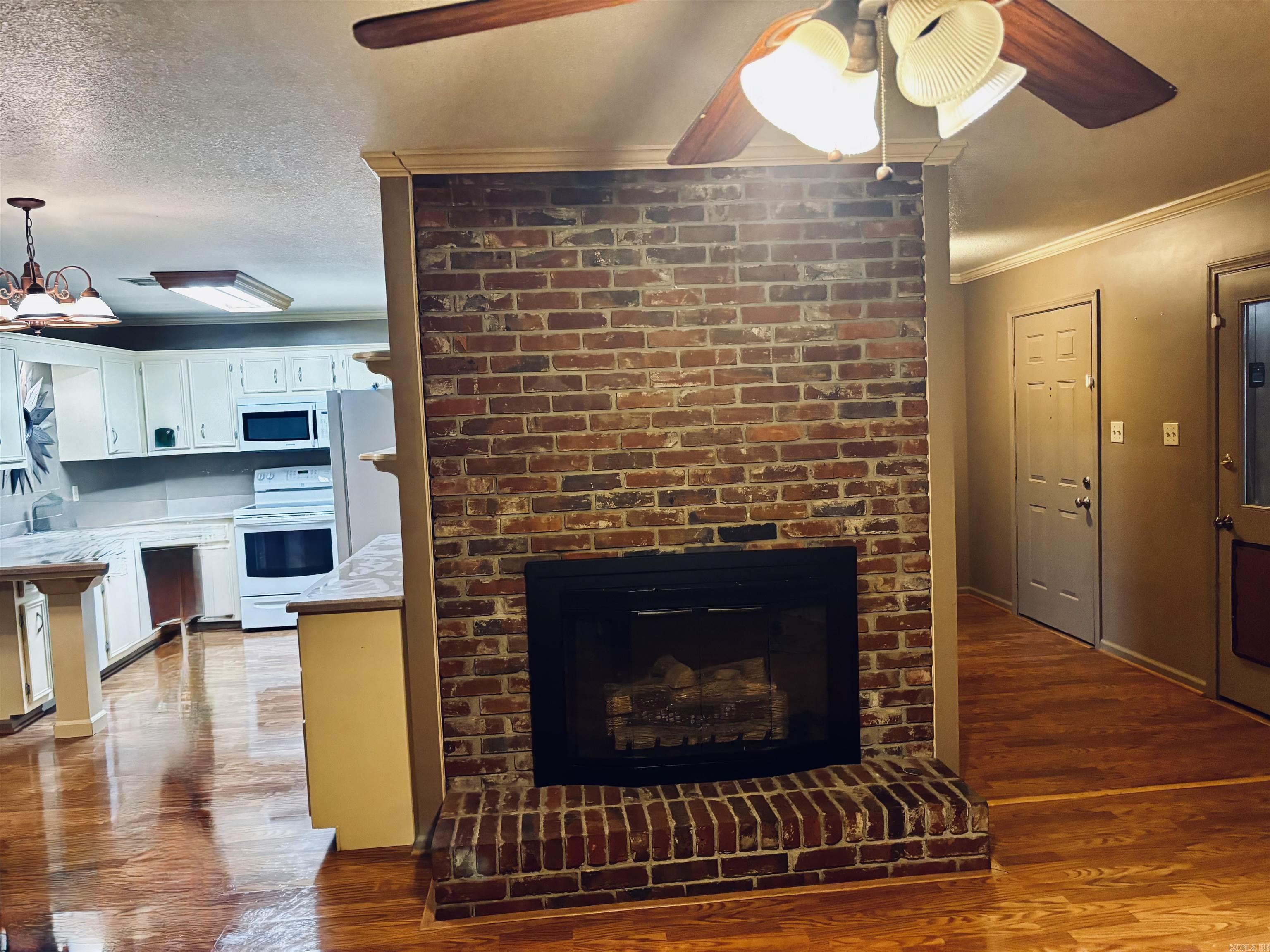 BRIARWOOD 6TH ADD - Residential