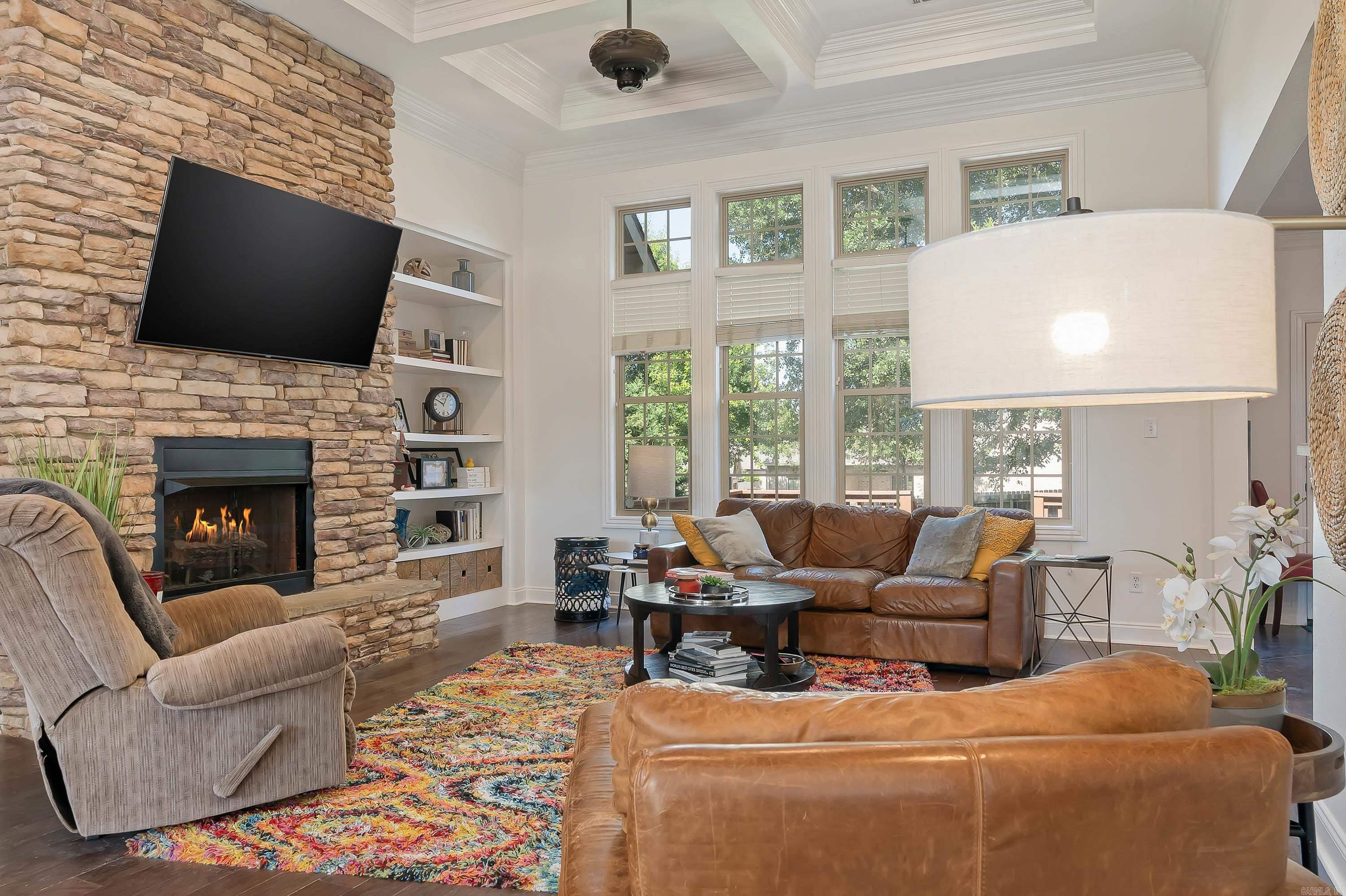 JAMESTOWN MANOR - Residential