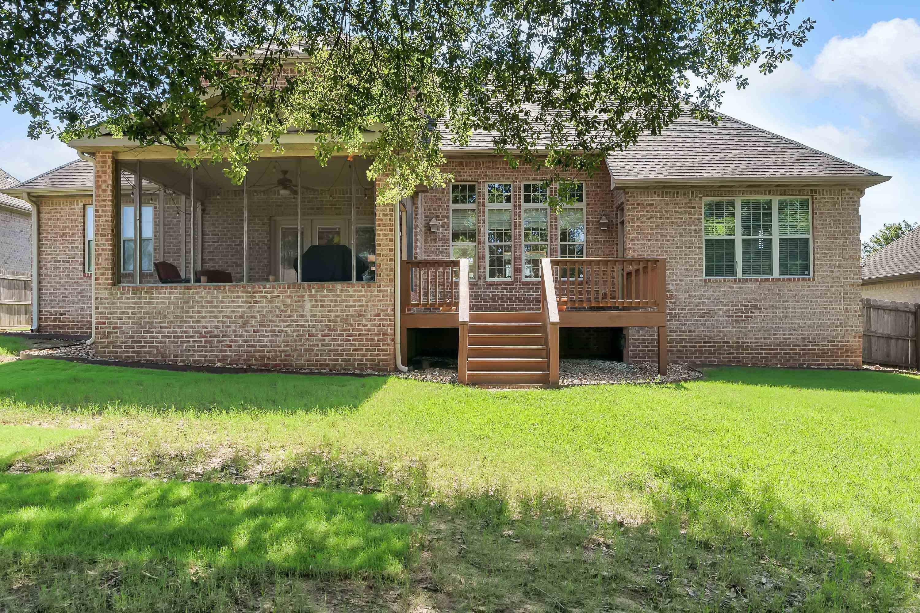 JAMESTOWN MANOR - Residential