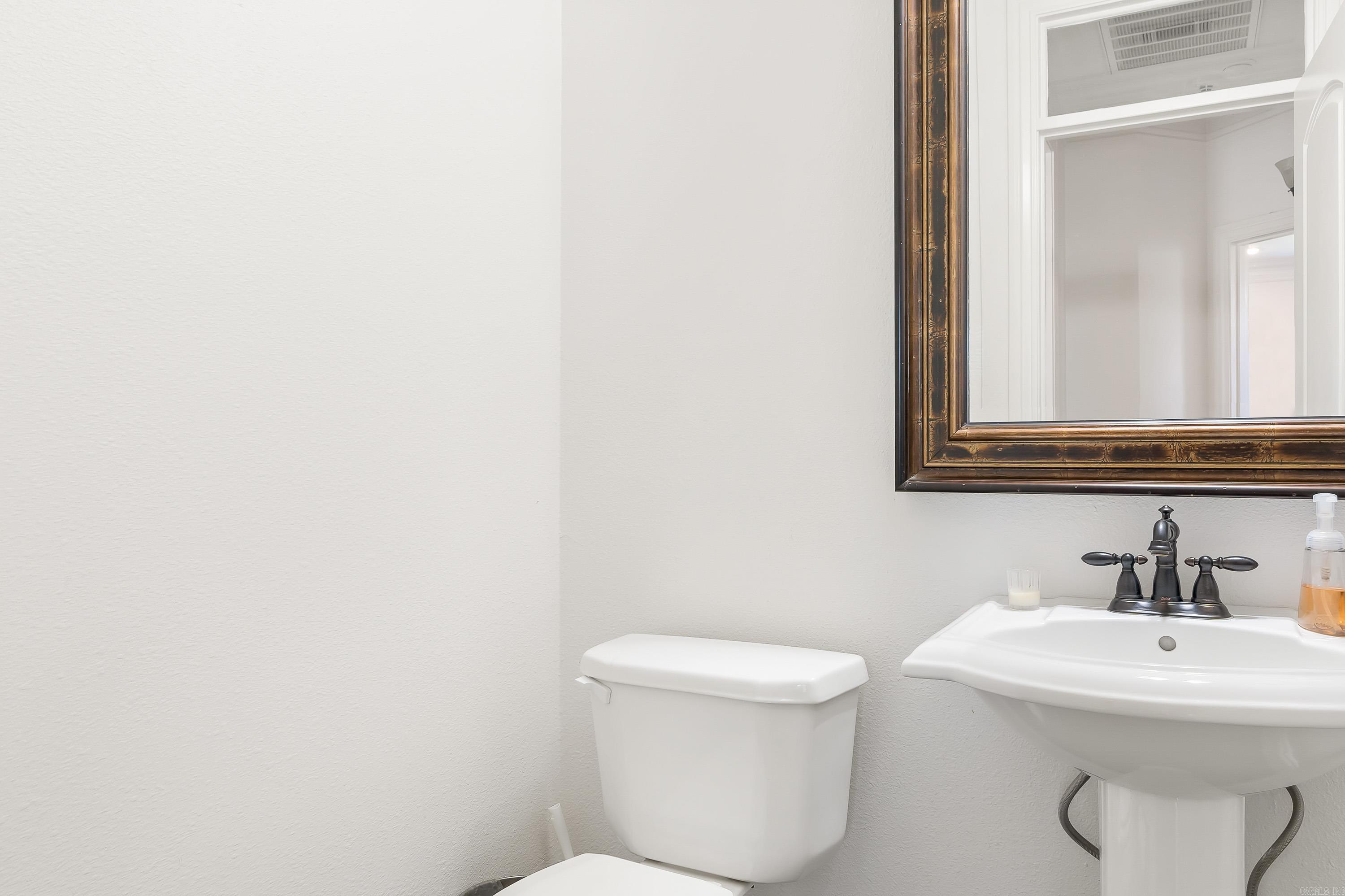 JAMESTOWN MANOR - Residential