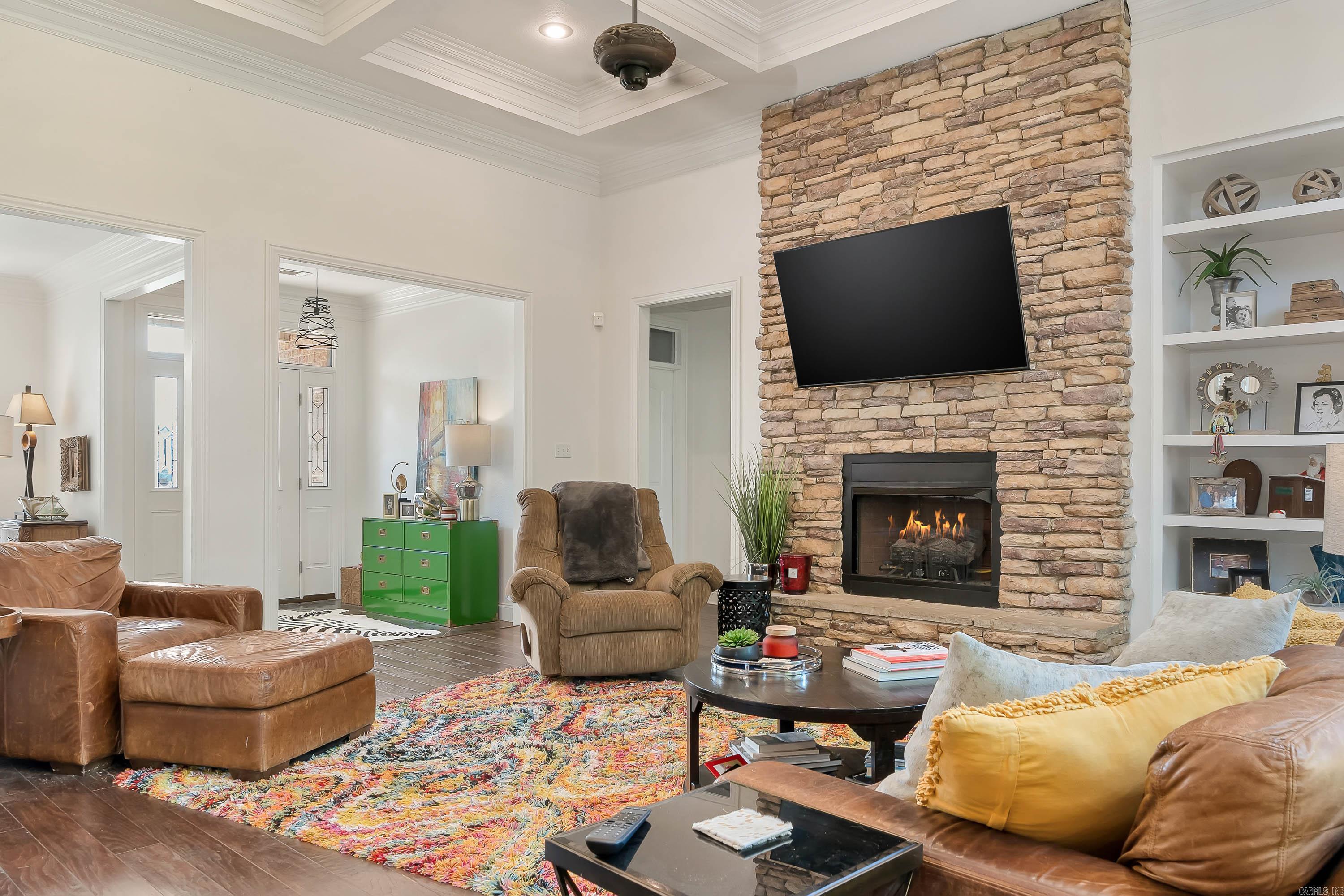 JAMESTOWN MANOR - Residential