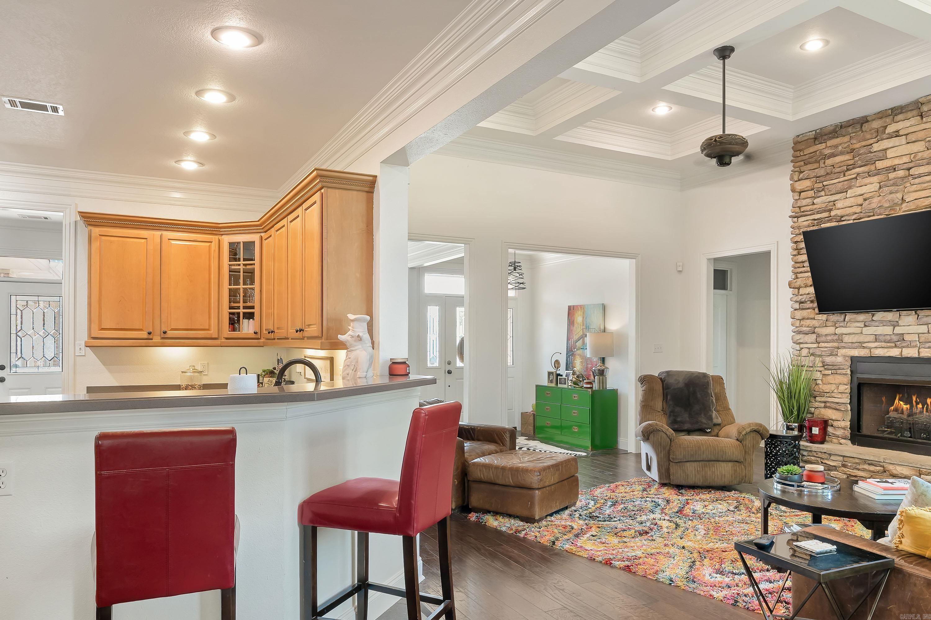 JAMESTOWN MANOR - Residential