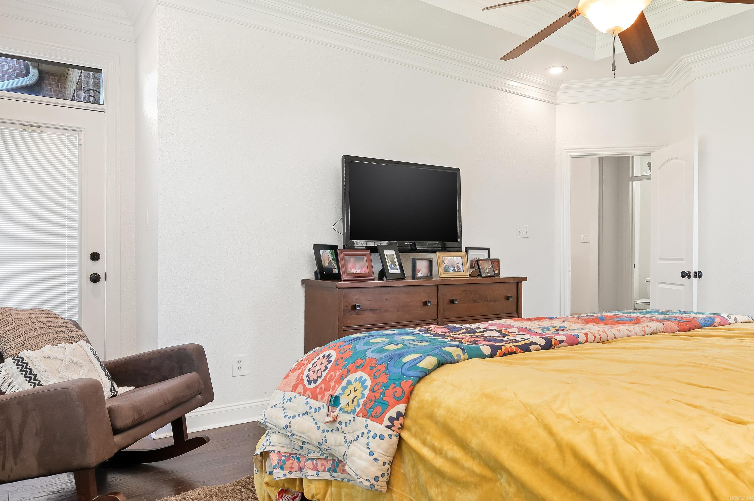 JAMESTOWN MANOR - Residential