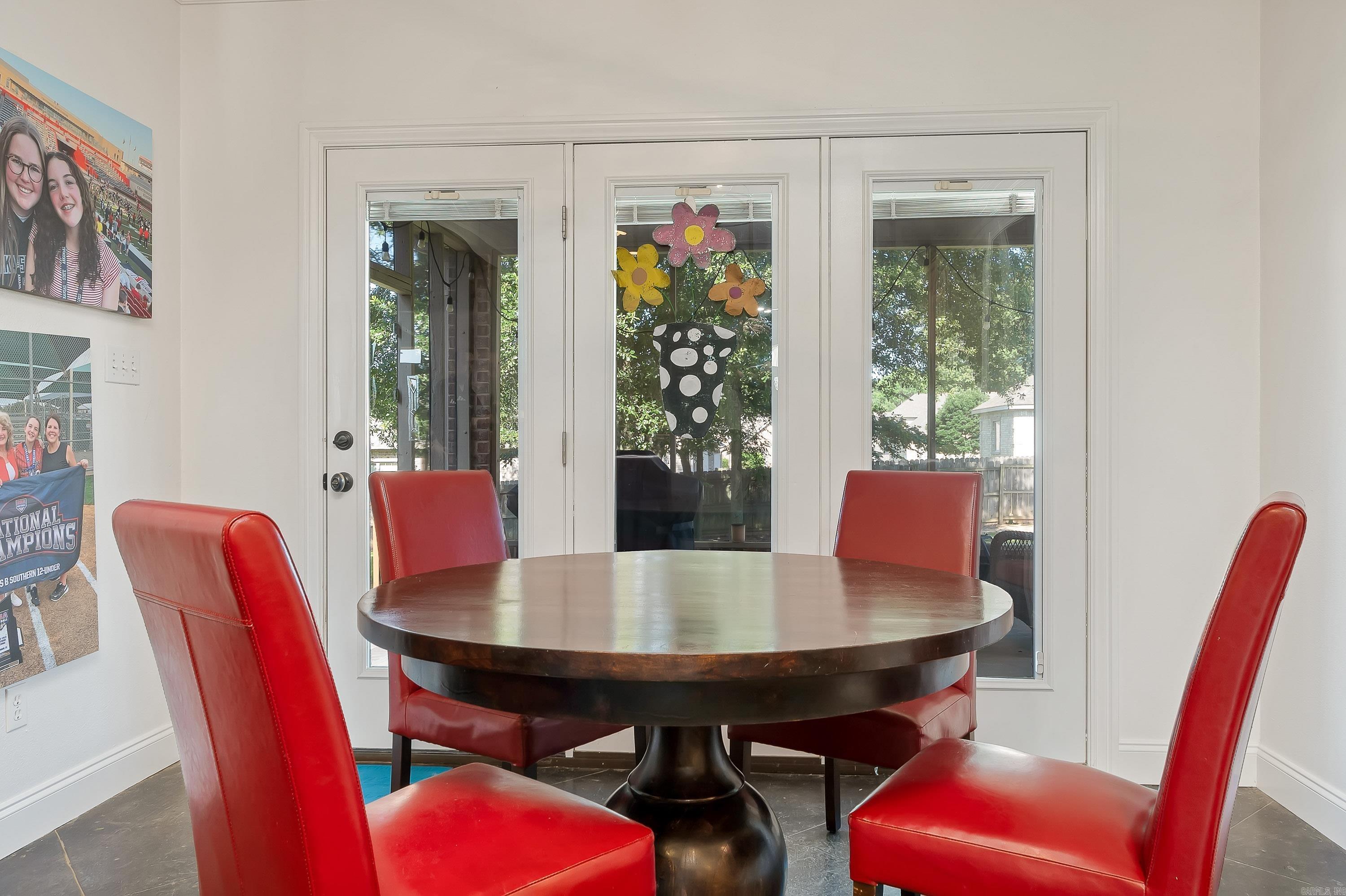 JAMESTOWN MANOR - Residential