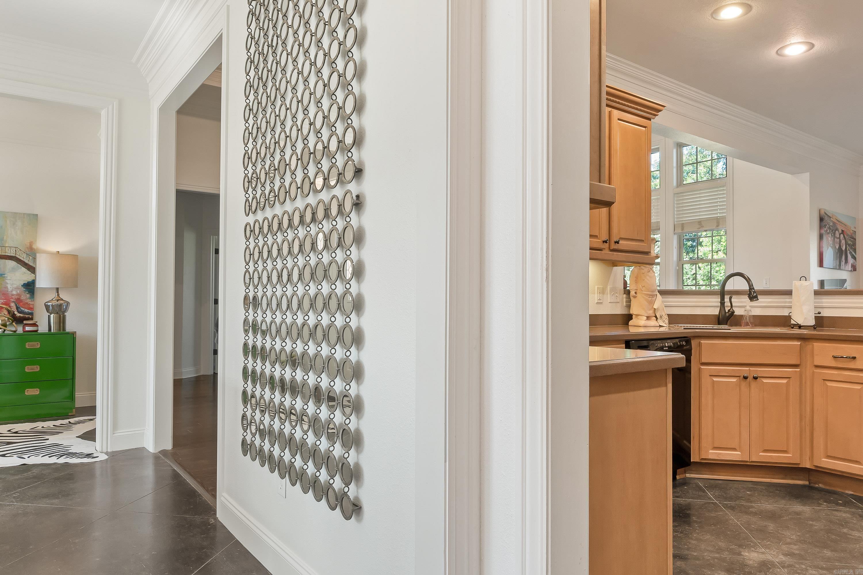 JAMESTOWN MANOR - Residential