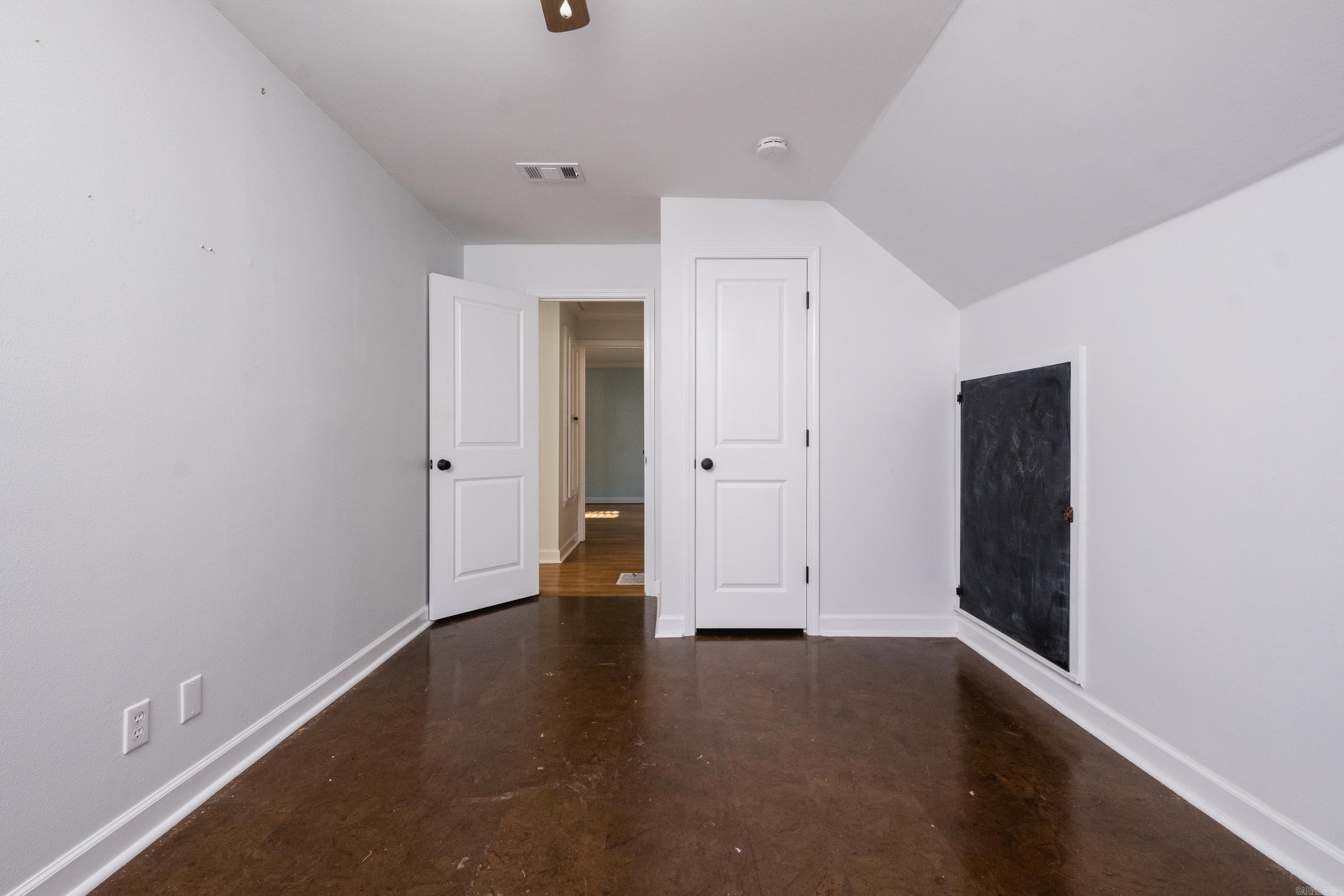 INDIAN HILLS - Residential