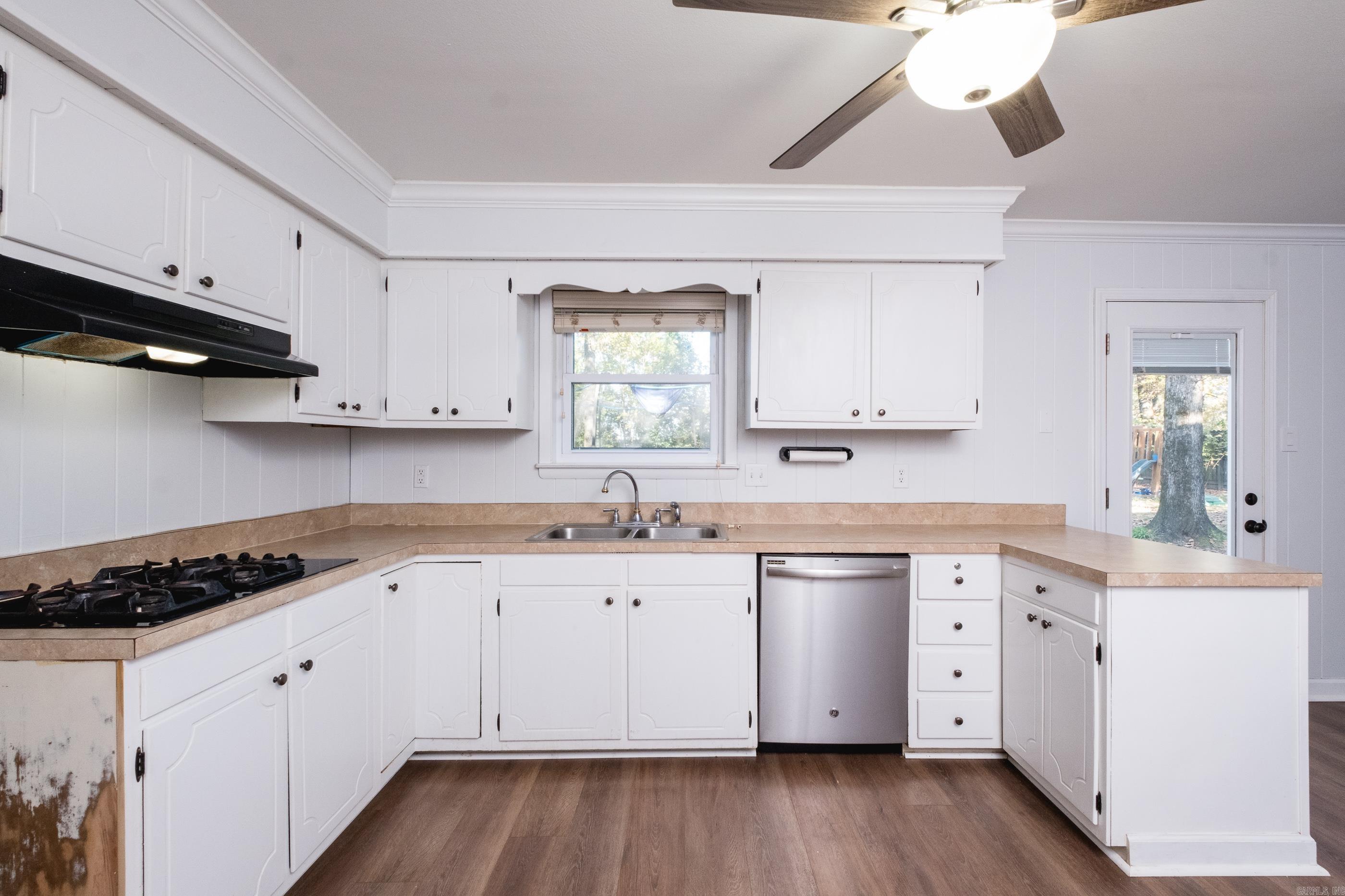 INDIAN HILLS - Residential