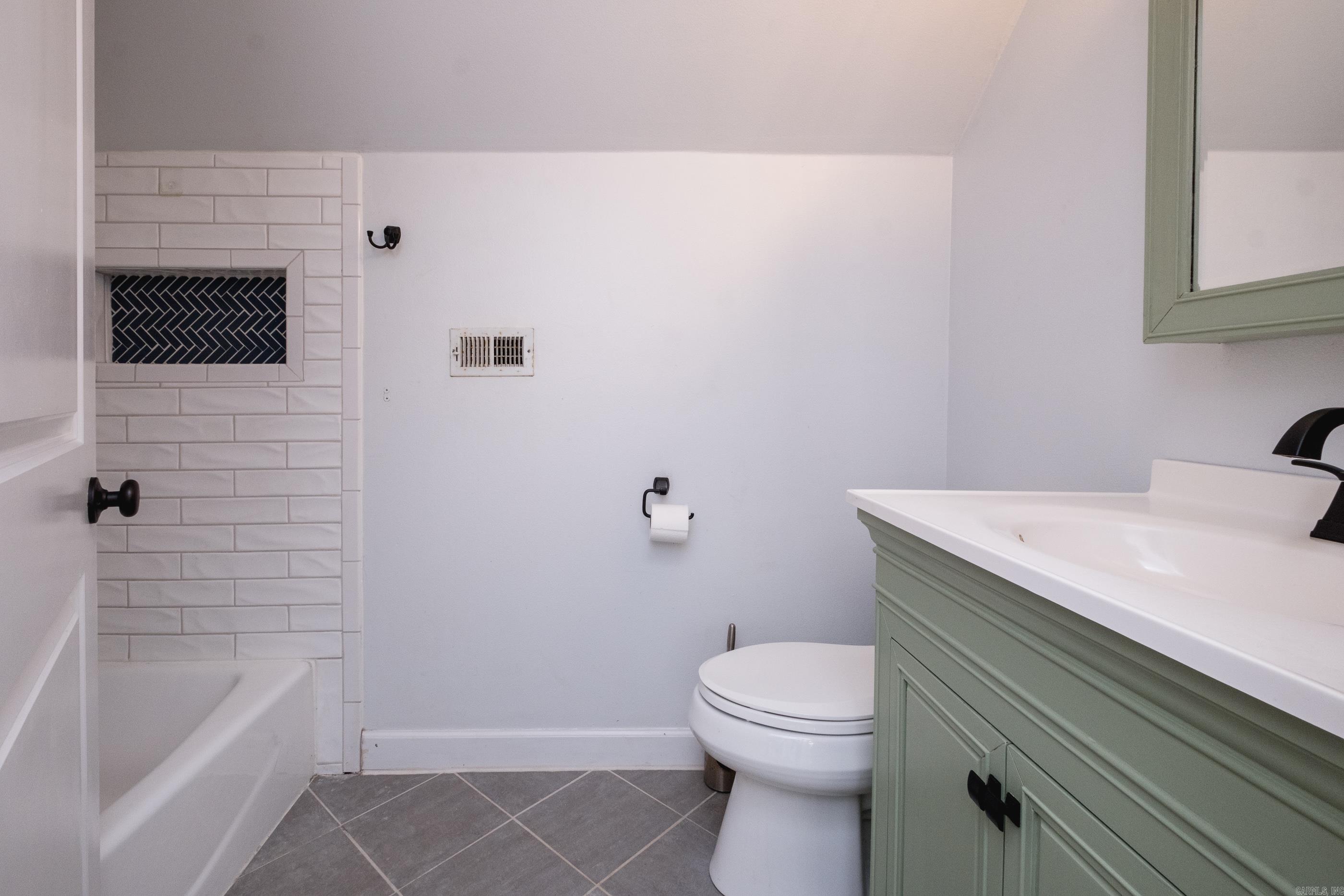 INDIAN HILLS - Residential