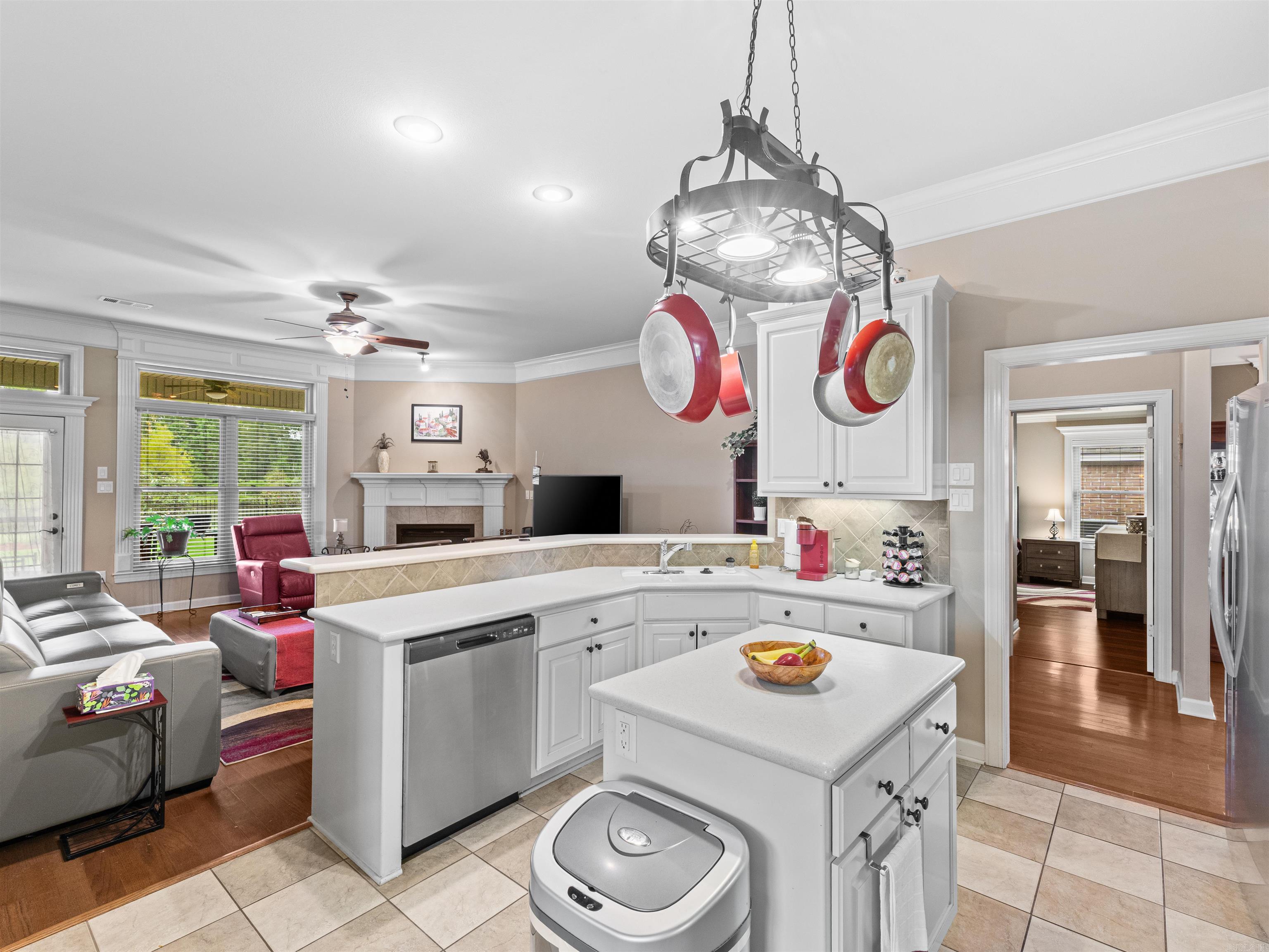 COUNTRY CLUB OF ARK THE - Residential