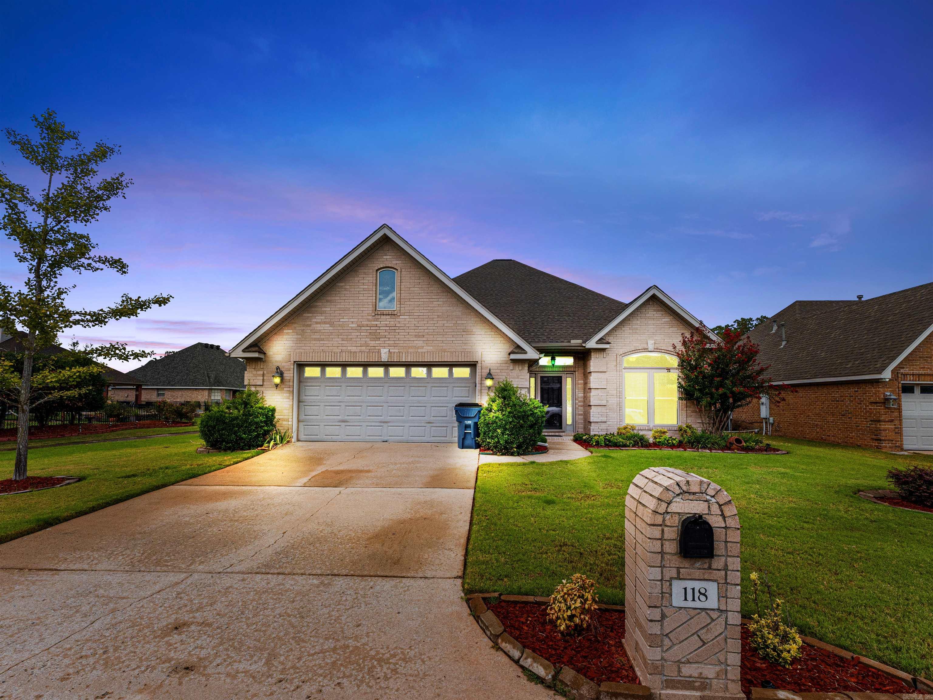 COUNTRY CLUB OF ARK THE - Residential