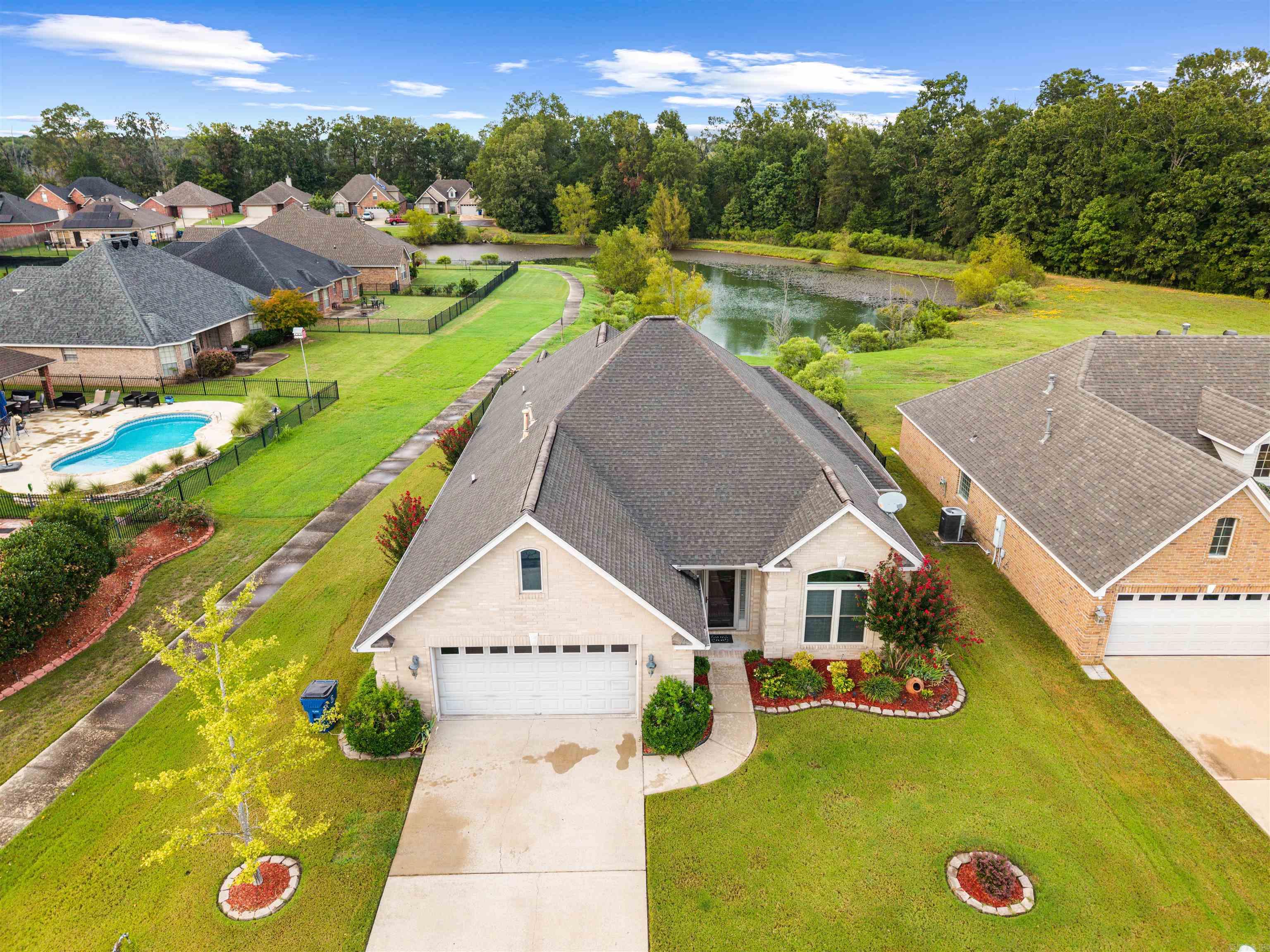 COUNTRY CLUB OF ARK THE - Residential